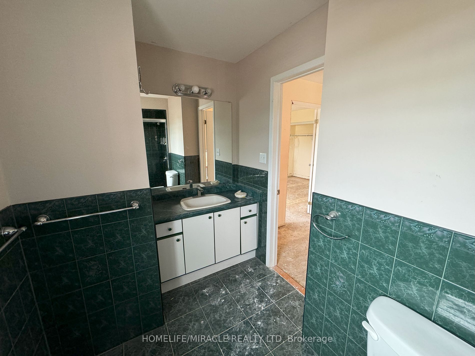 36 Mapleshade Dr