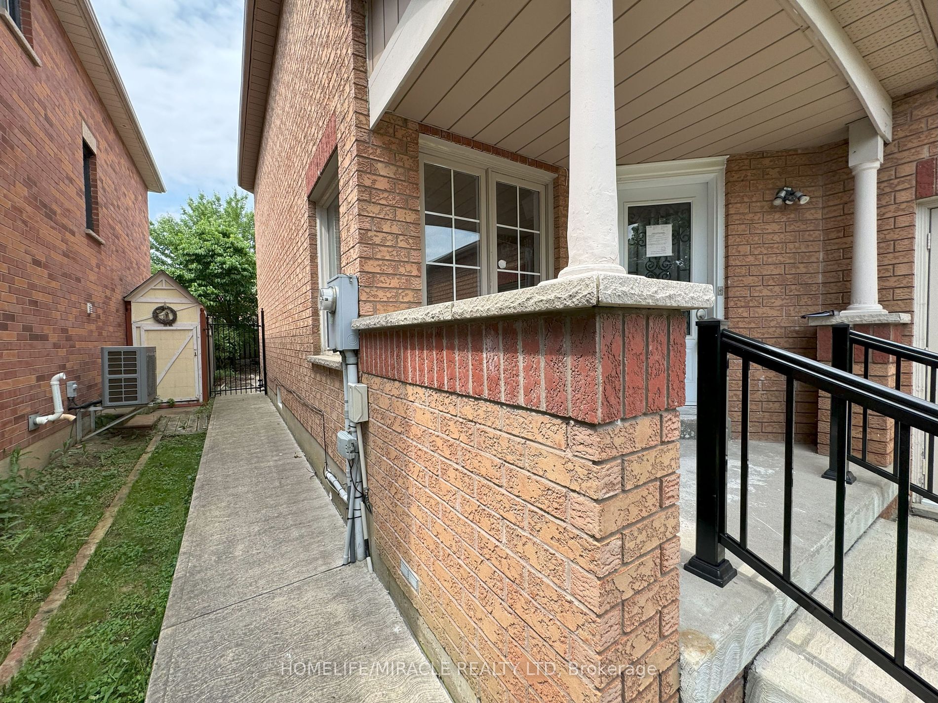 36 Mapleshade Dr