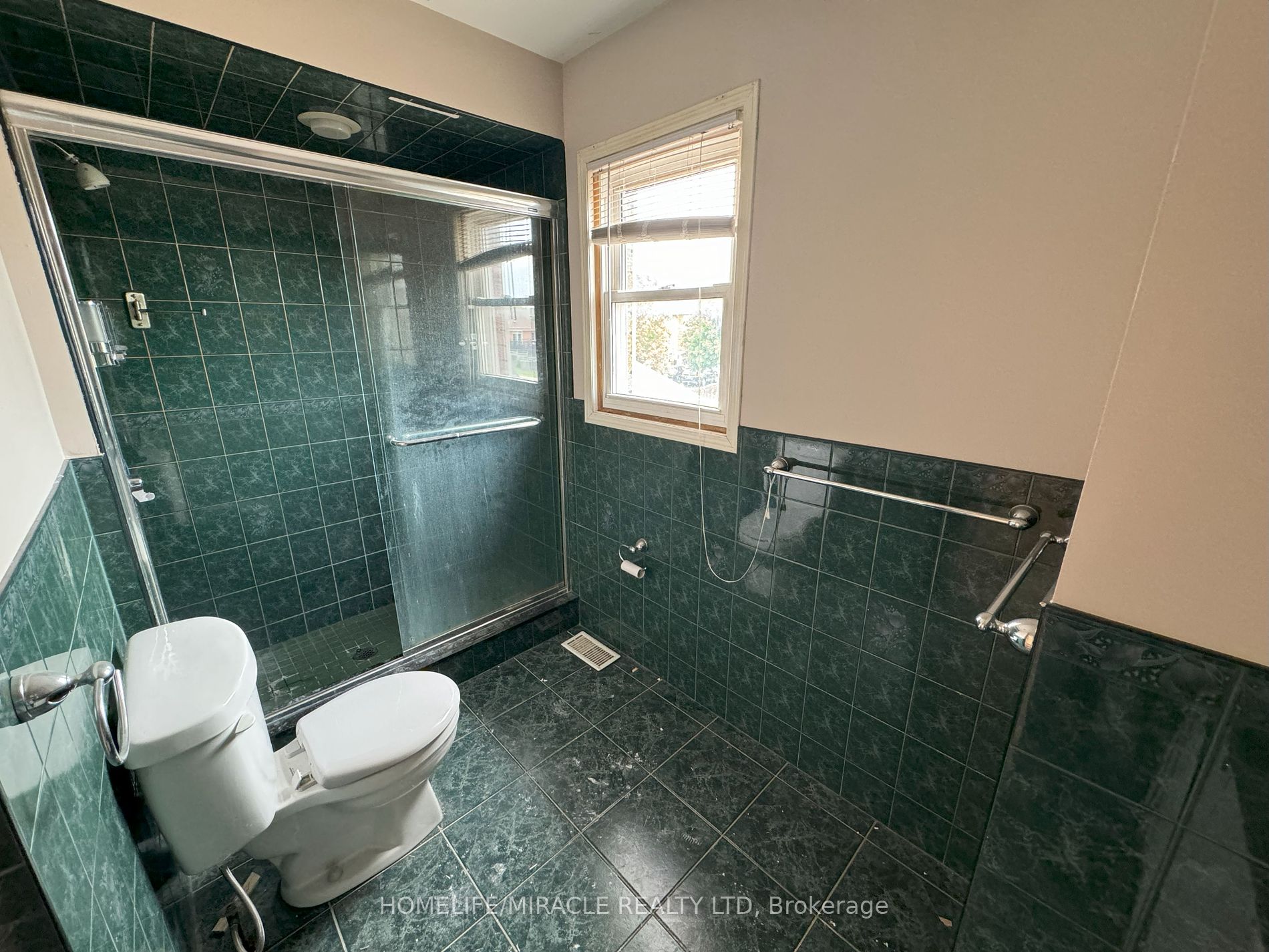 36 Mapleshade Dr