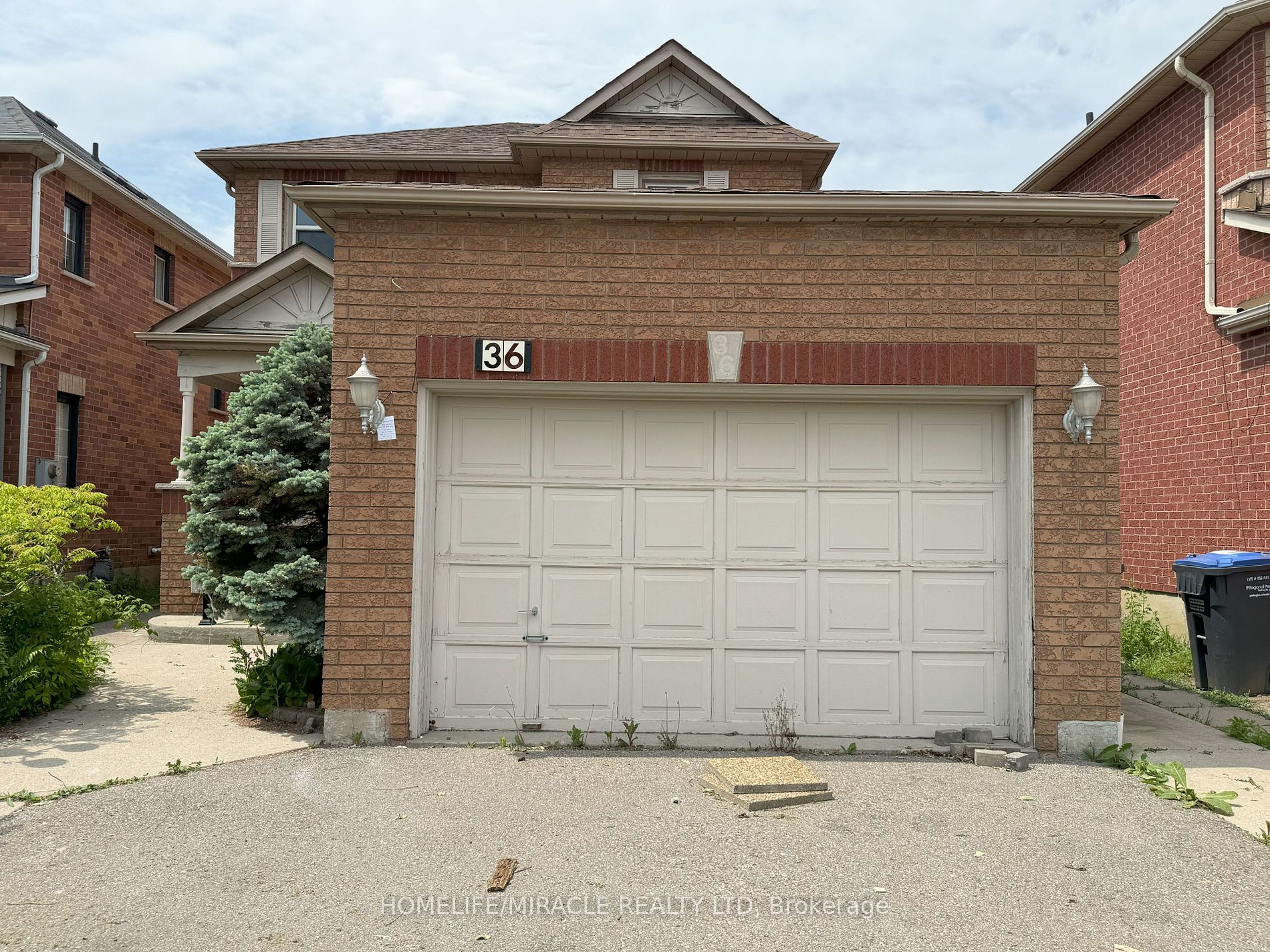 36 Mapleshade Dr
