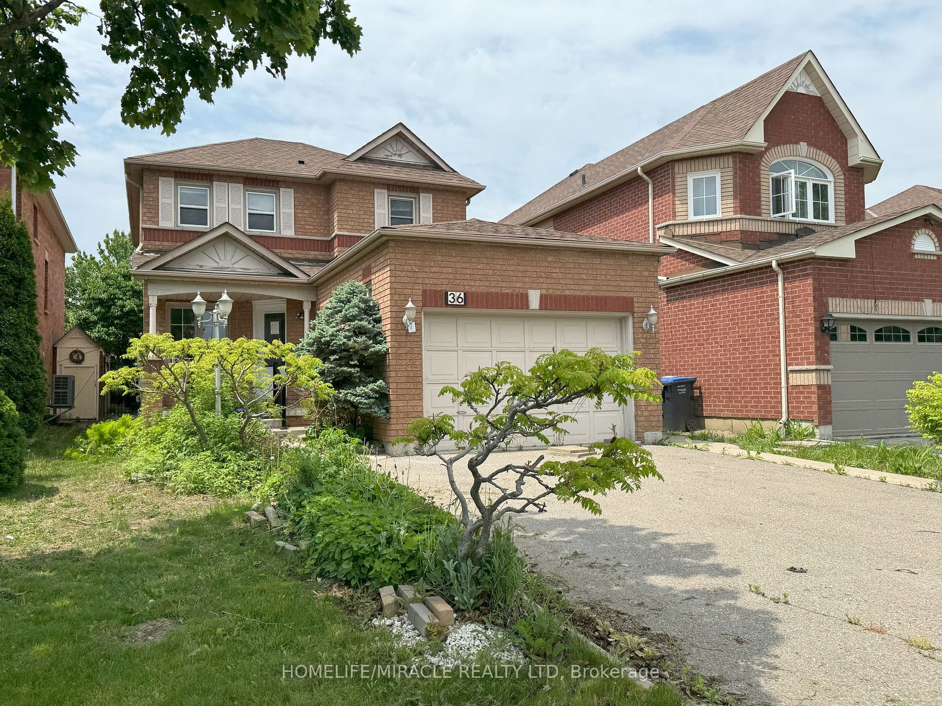 36 Mapleshade Dr