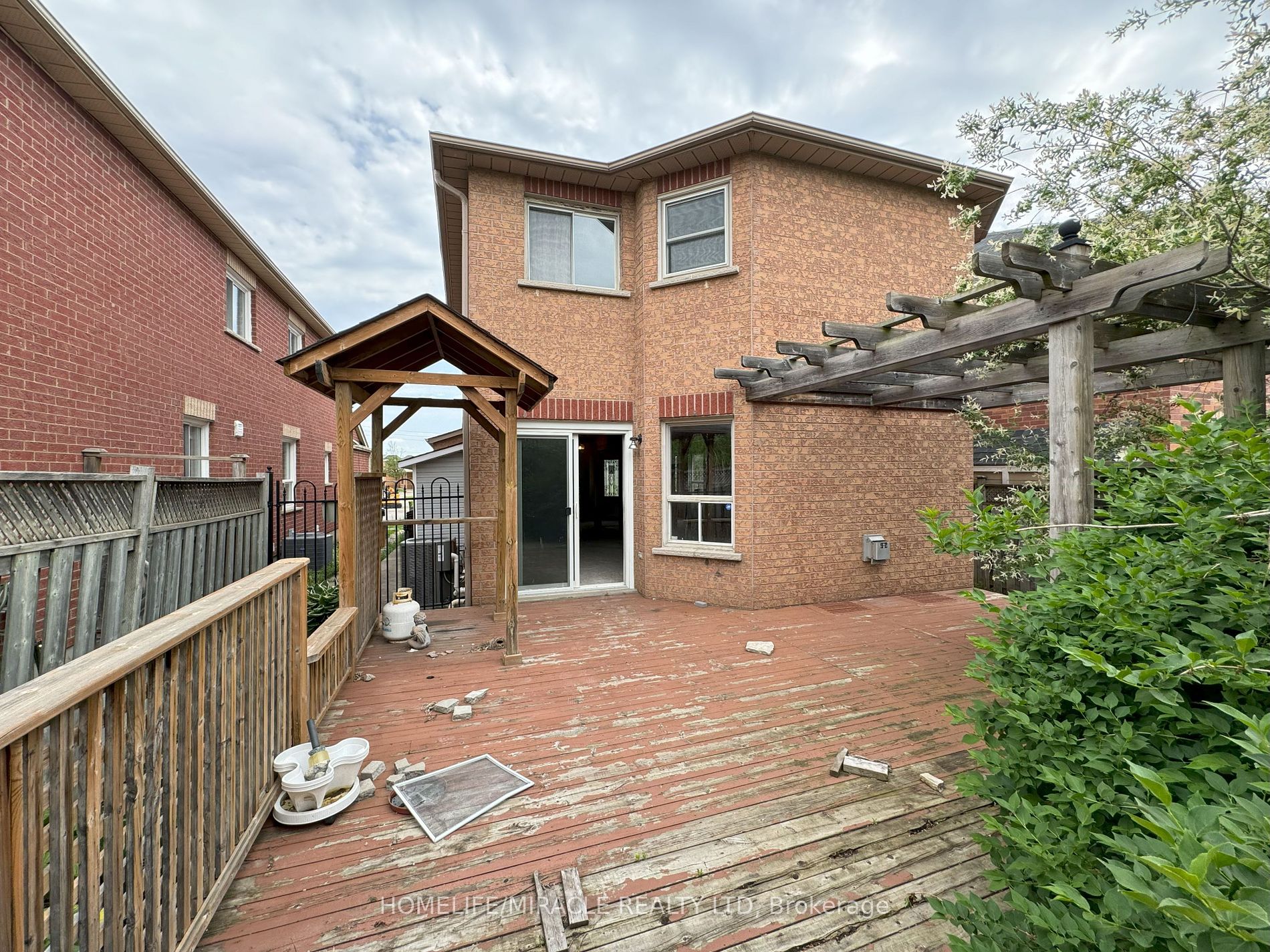 36 Mapleshade Dr