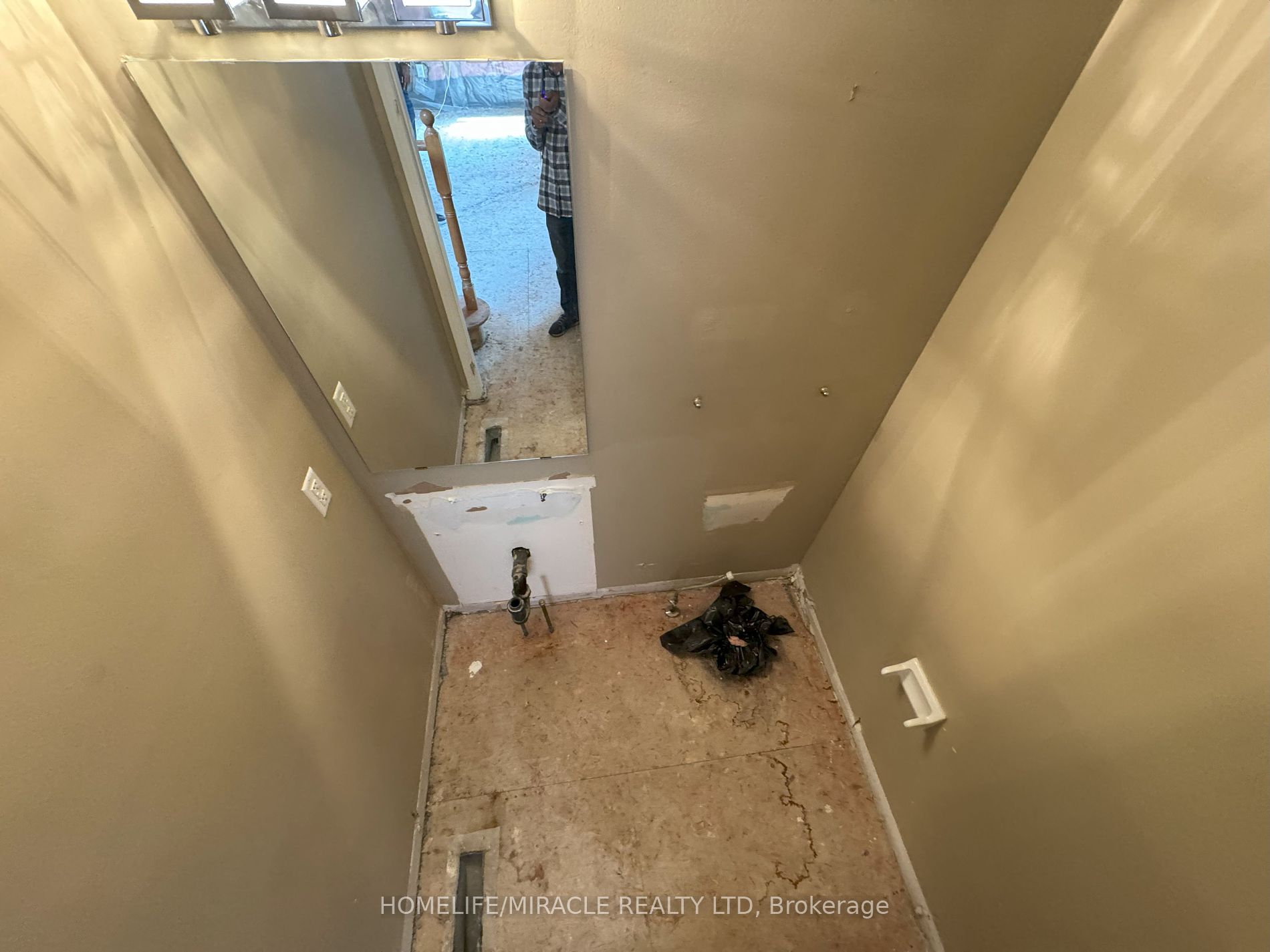 36 Mapleshade Dr