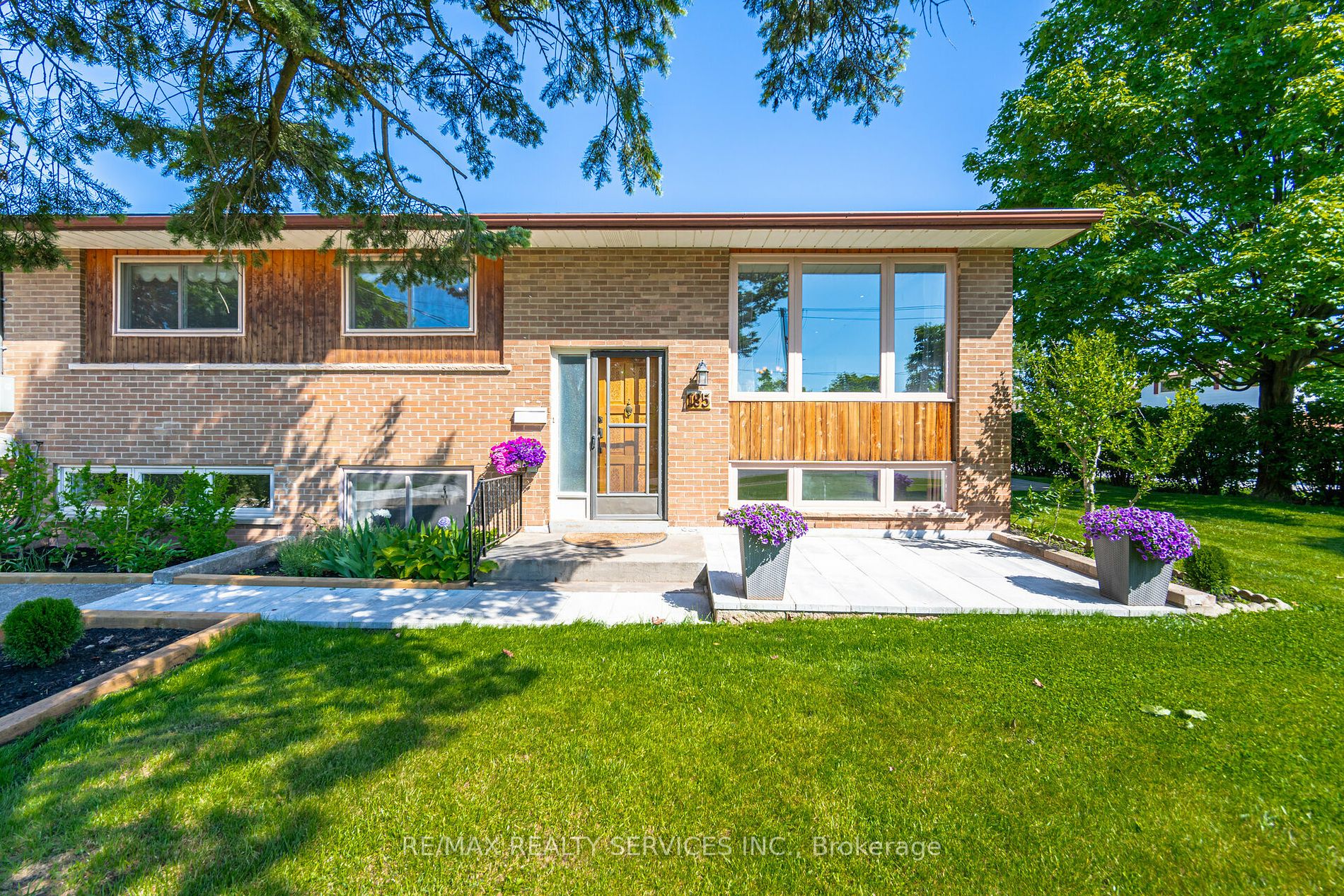 195 Elmwood Road