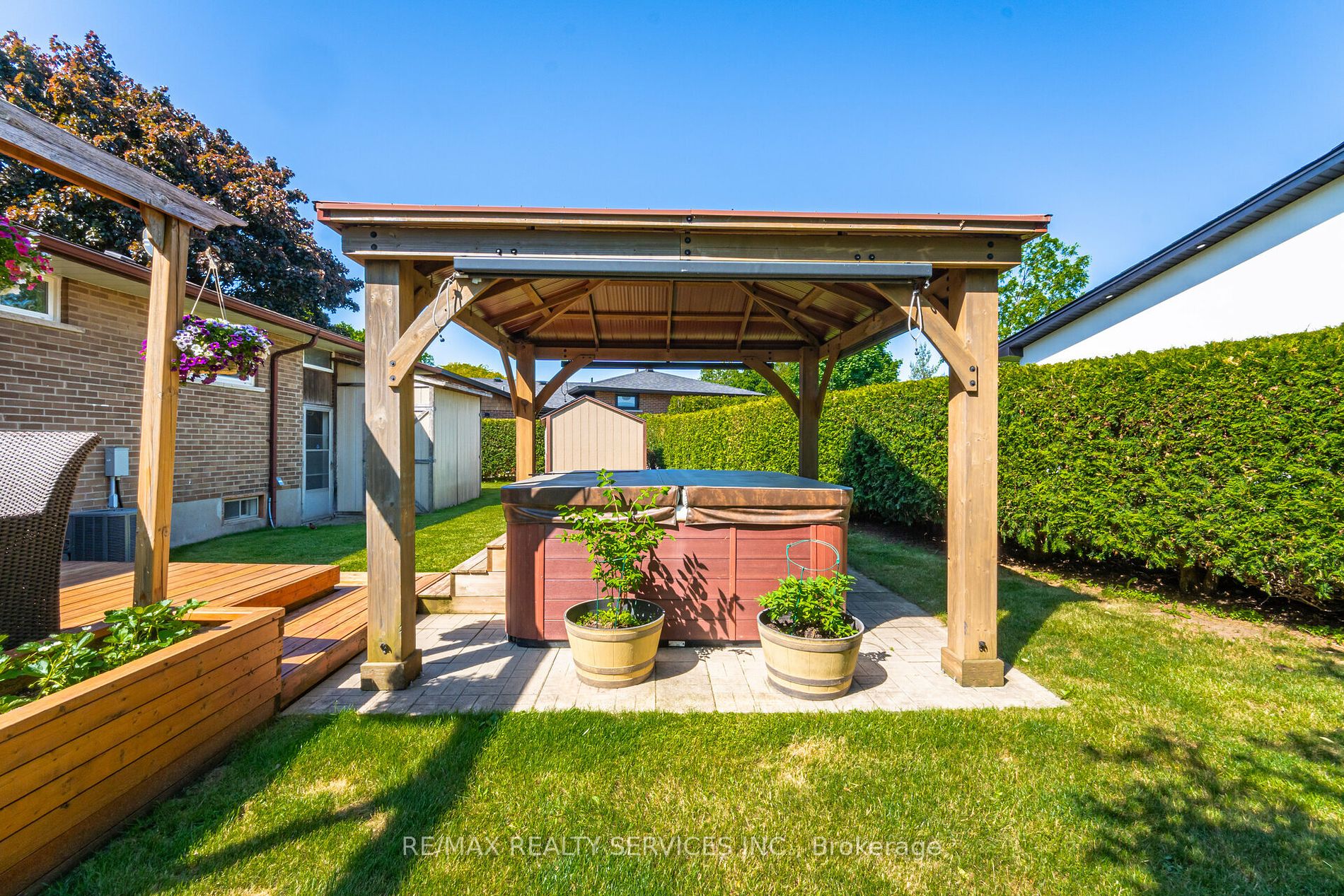 195 Elmwood Road