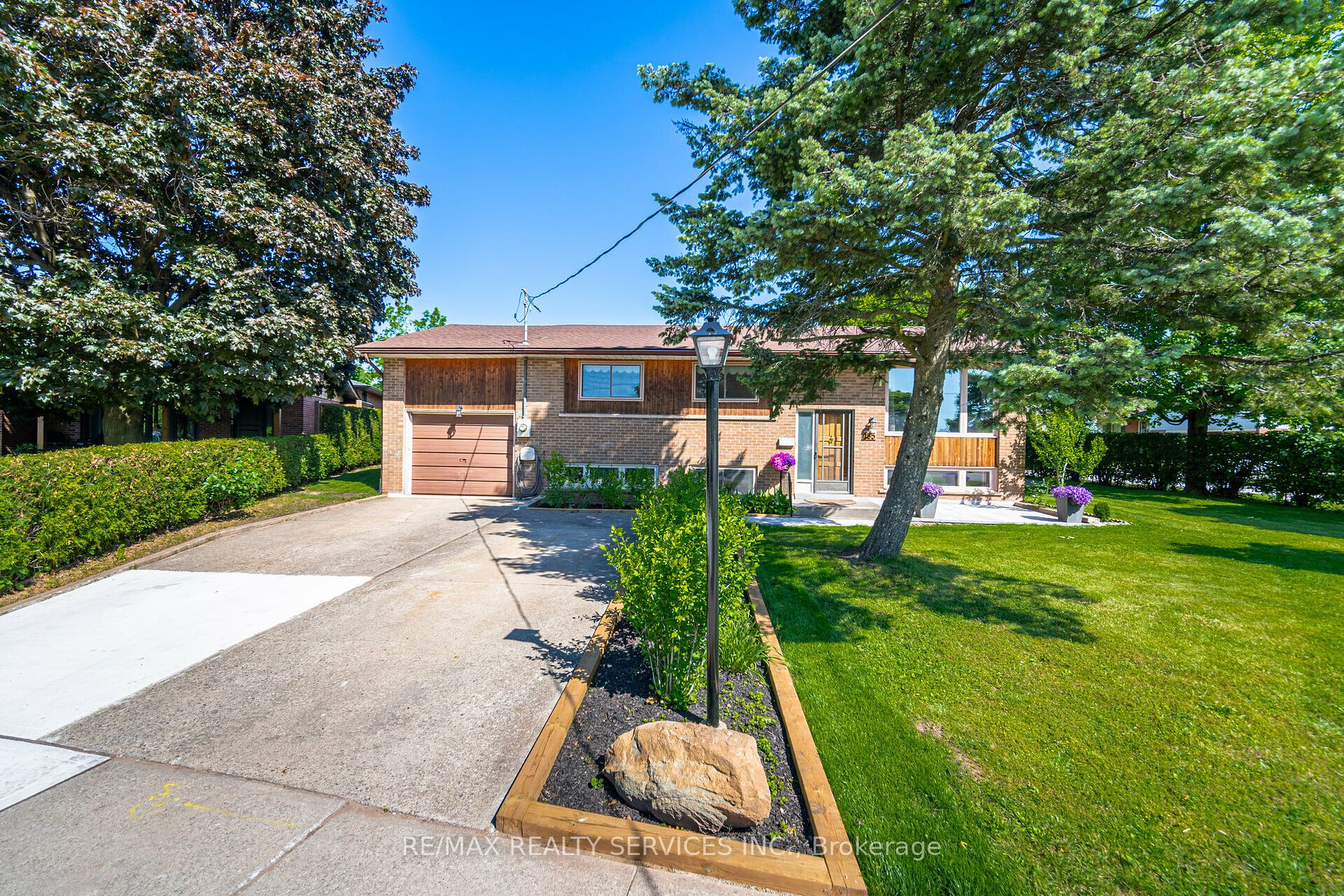 195 Elmwood Road