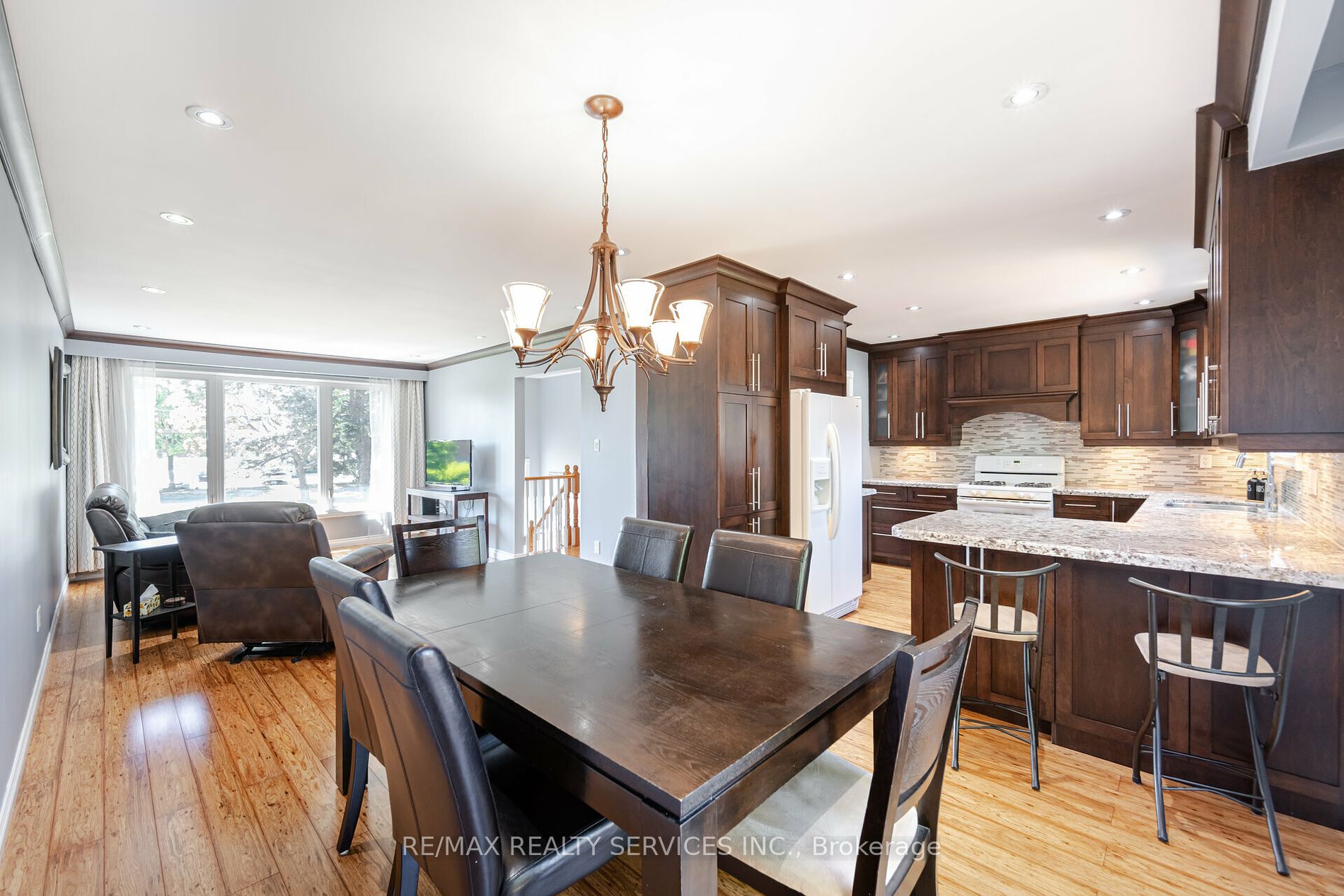195 Elmwood Road