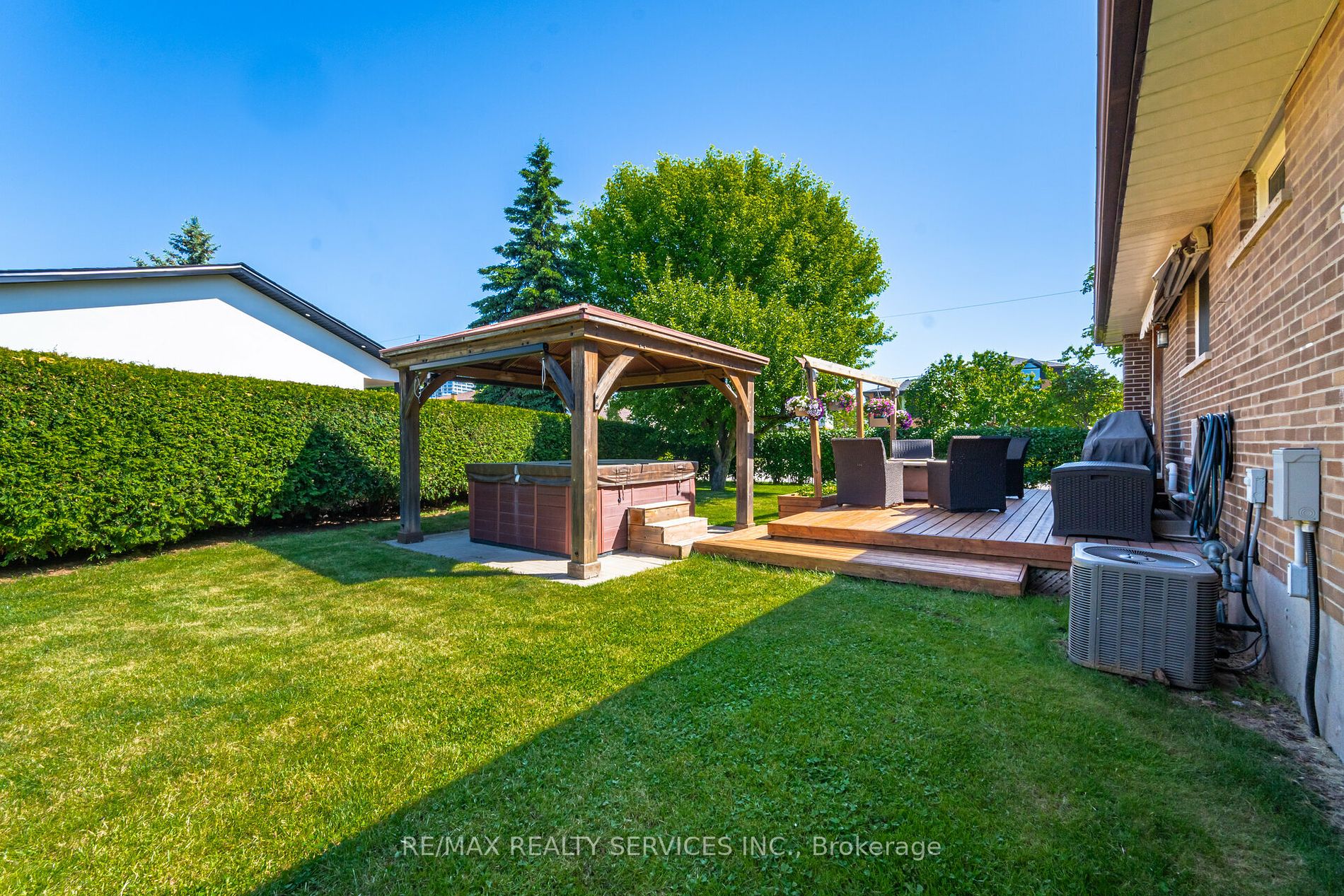 195 Elmwood Road