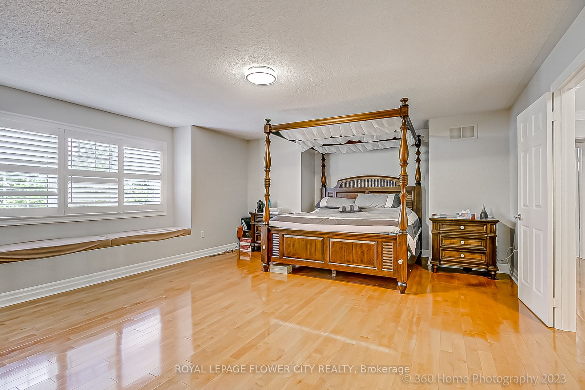98 Treeline Blvd