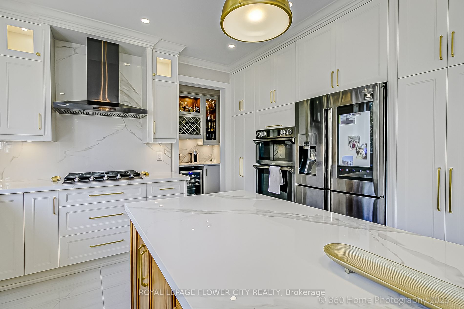 98 Treeline Blvd