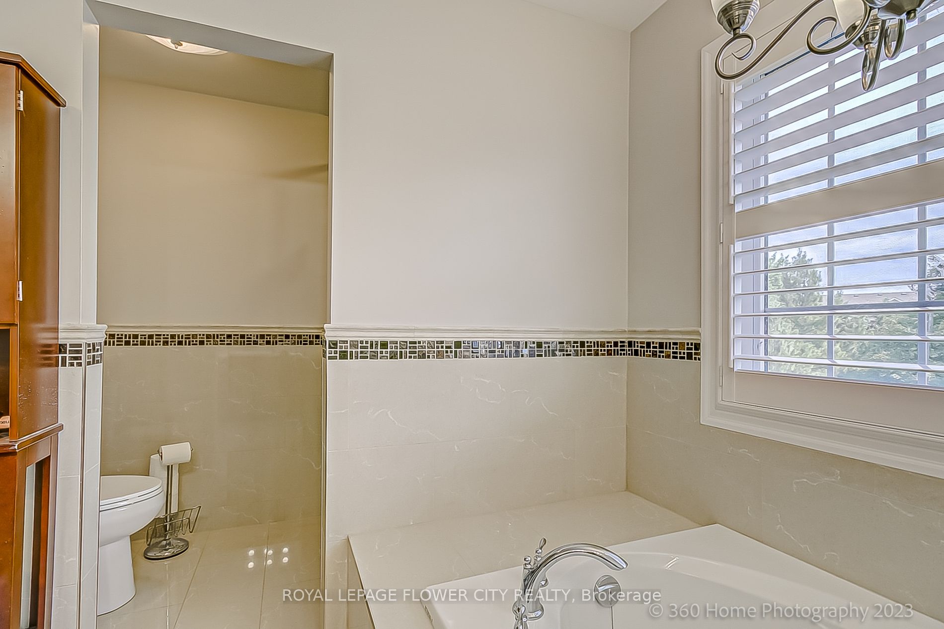 98 Treeline Blvd