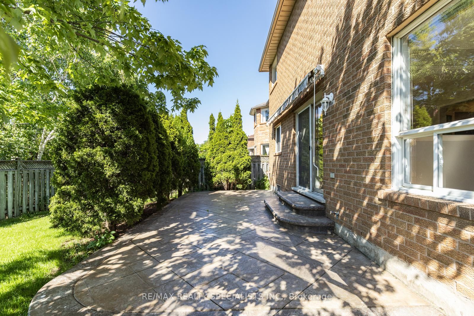 3251 Bloomfield Drive