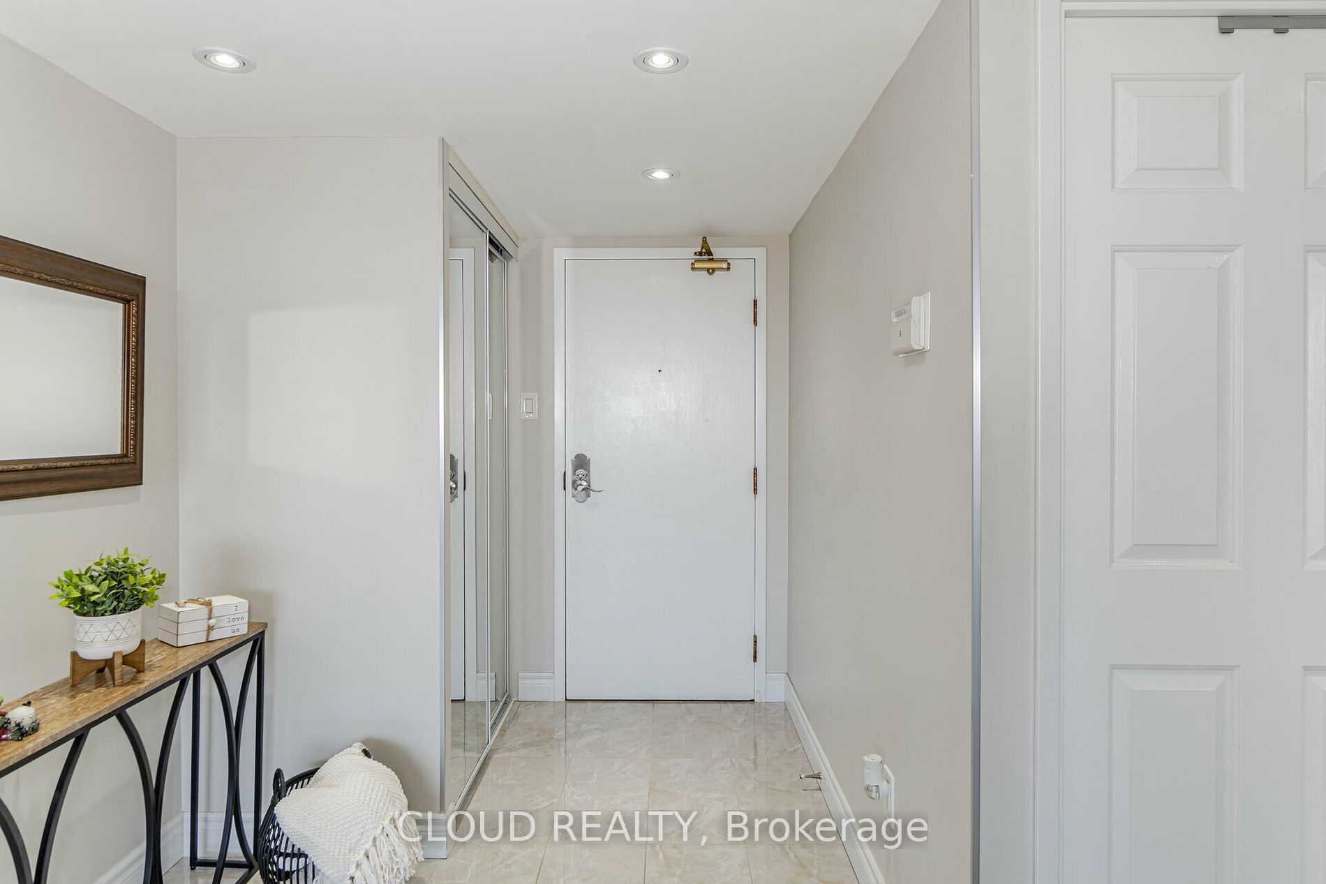 310 Mill St, #907
