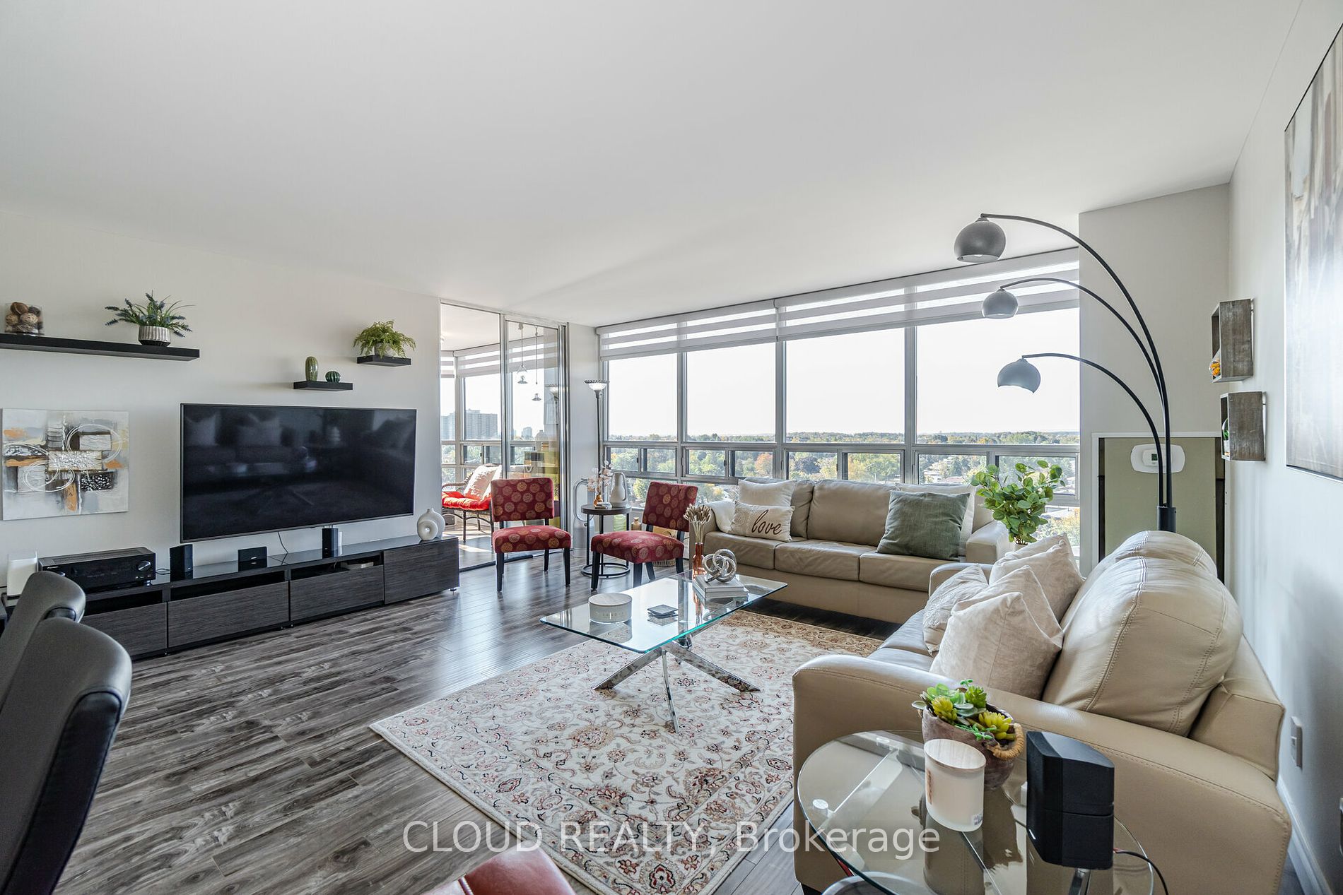 310 Mill St, #907