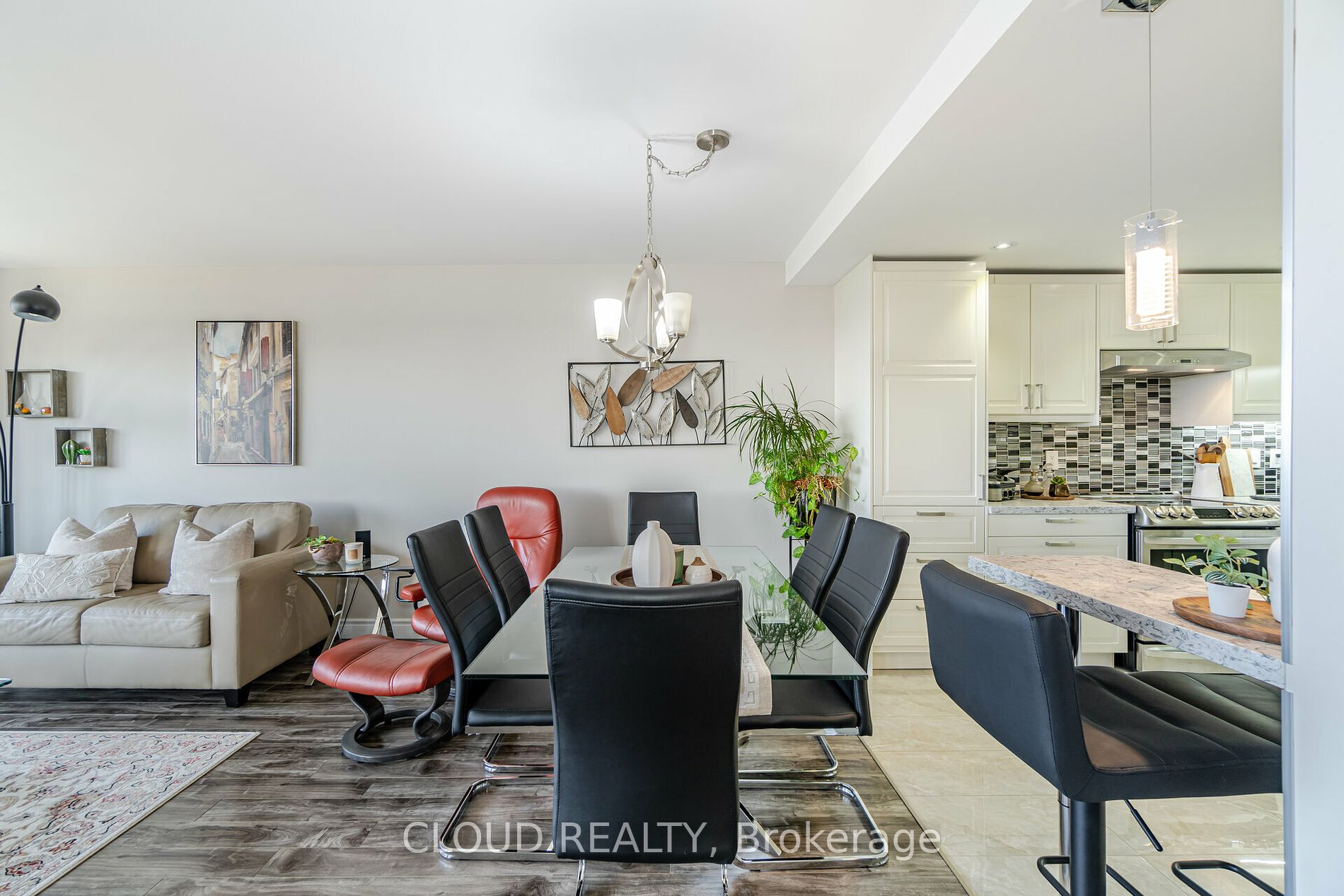 310 Mill St, #907