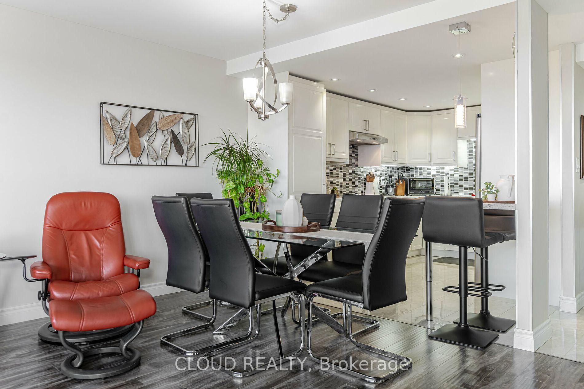310 Mill St, #907