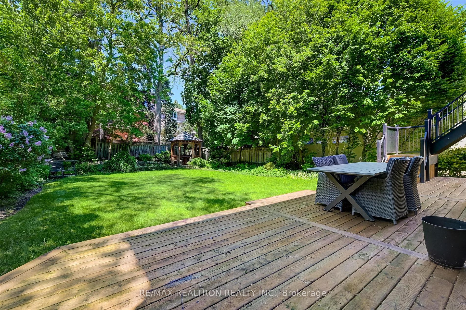 102 Edenbridge Dr