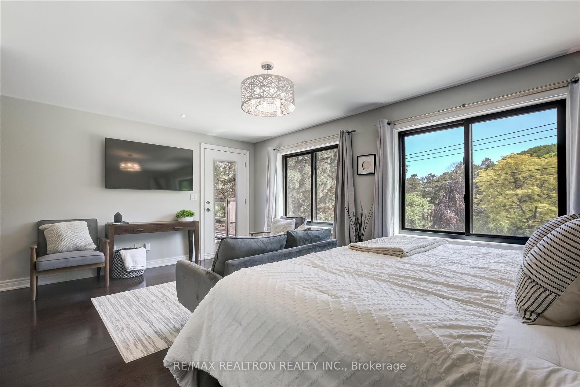 102 Edenbridge Dr