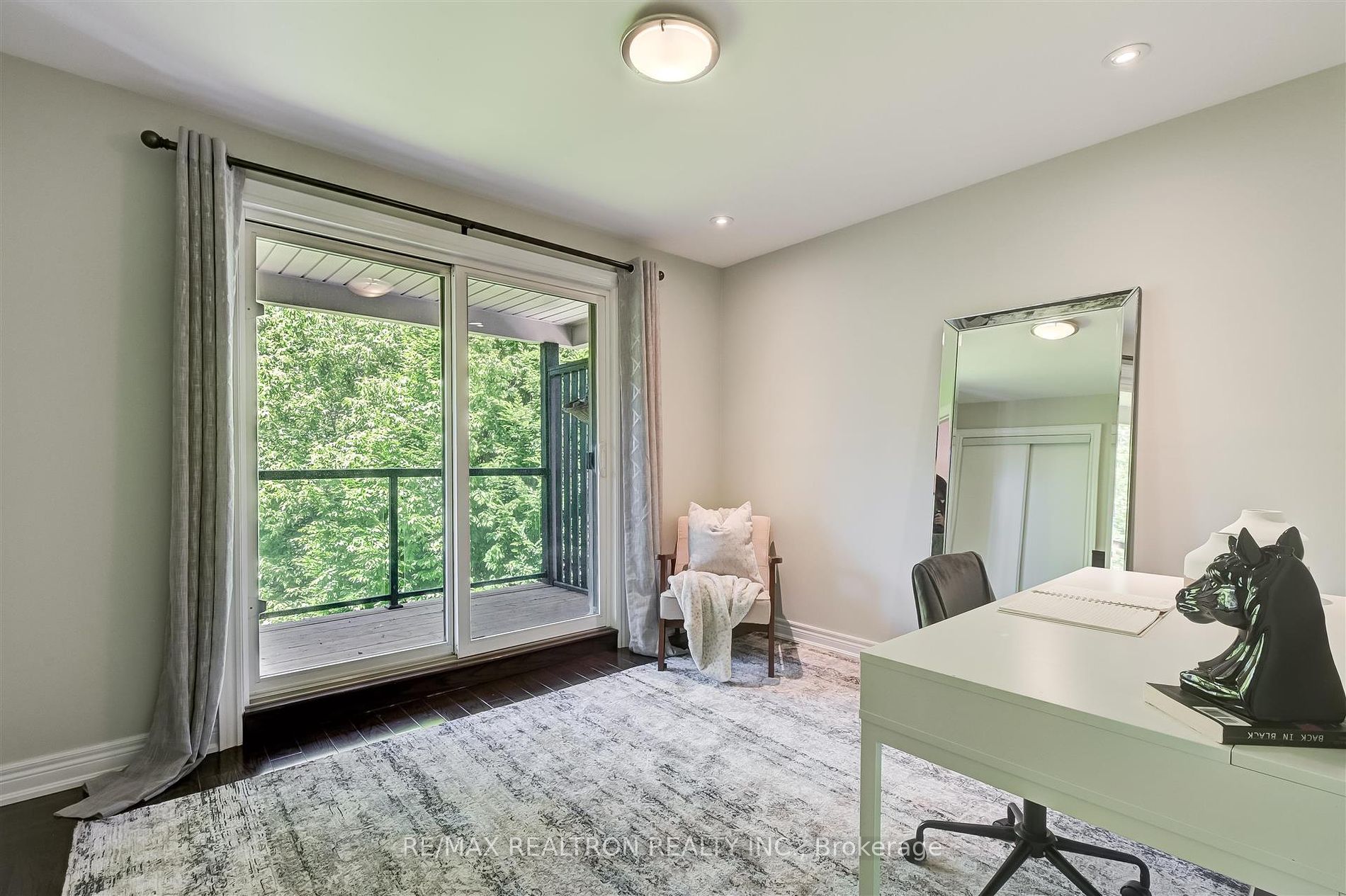 102 Edenbridge Dr