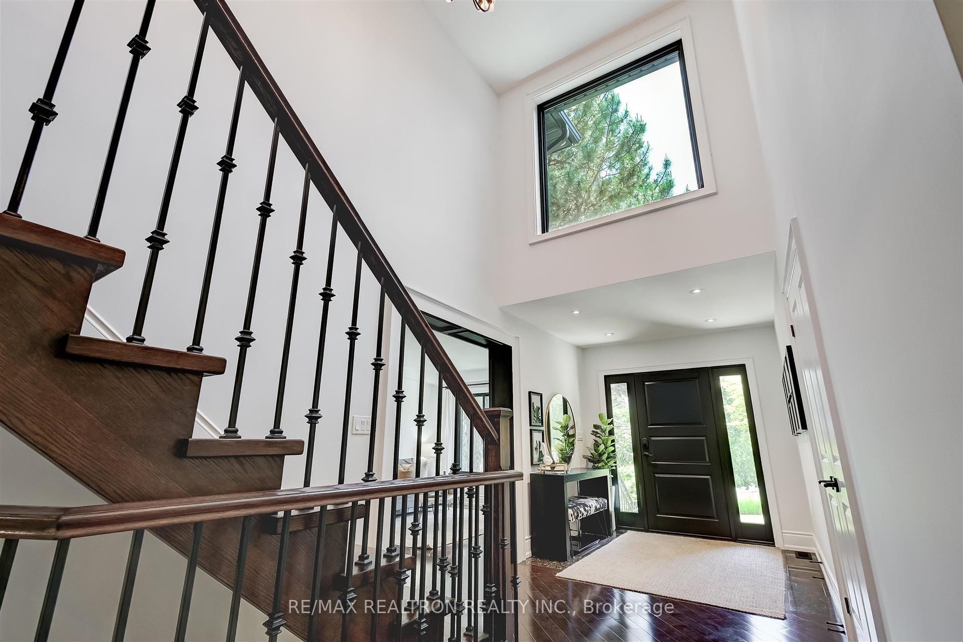 102 Edenbridge Dr