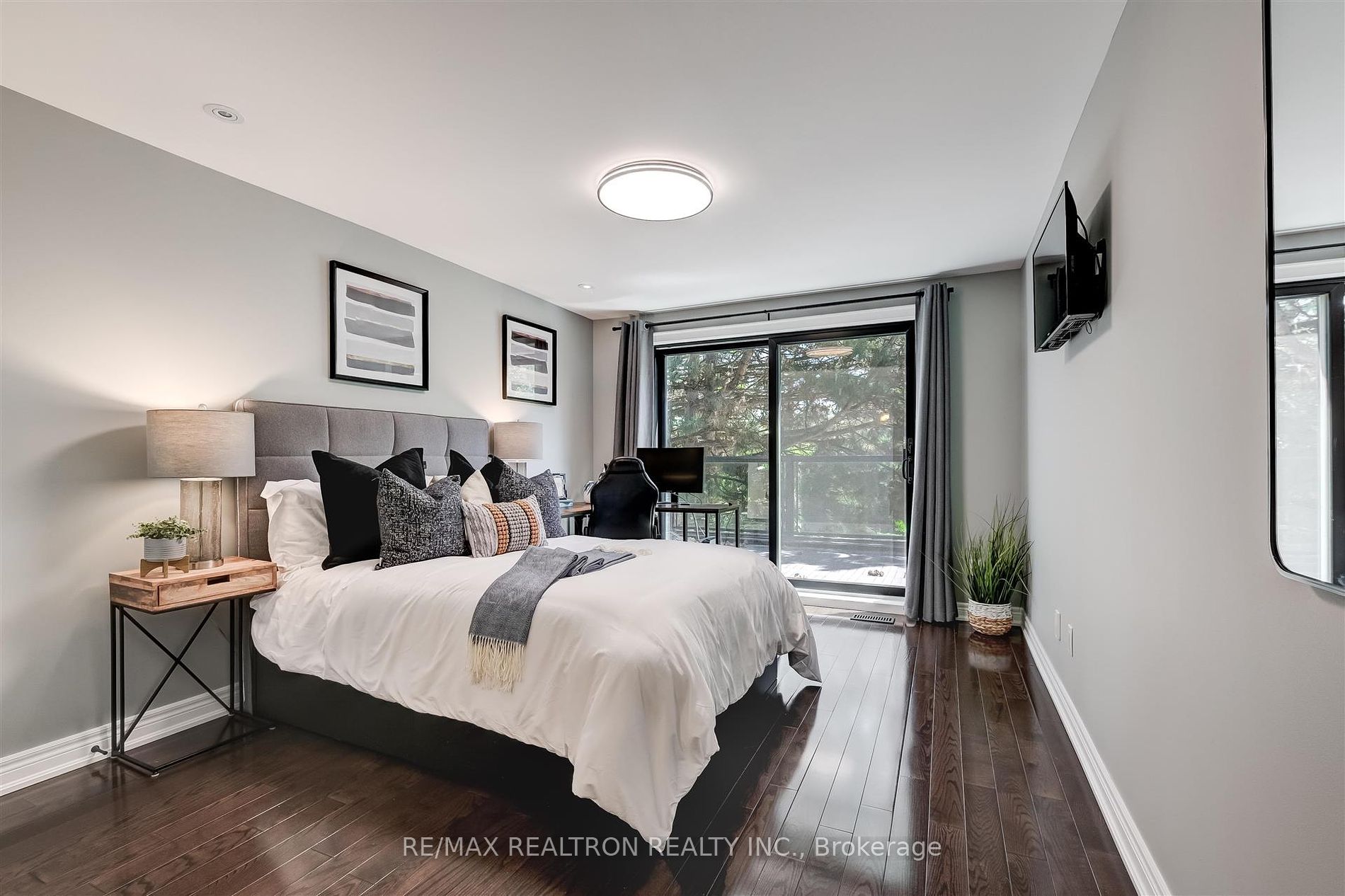 102 Edenbridge Dr