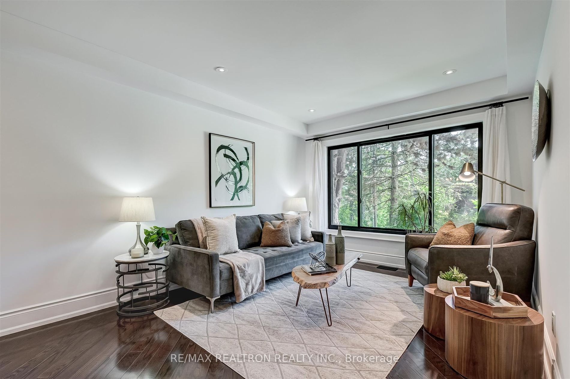 102 Edenbridge Dr
