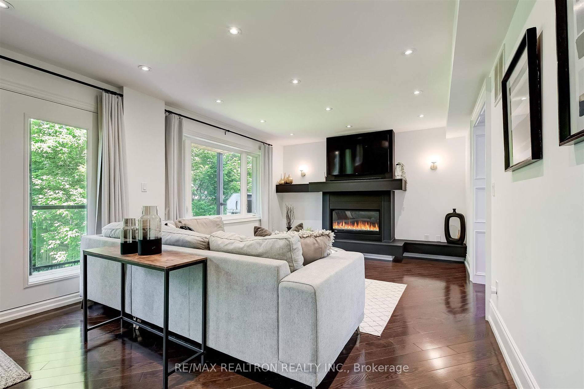 102 Edenbridge Dr