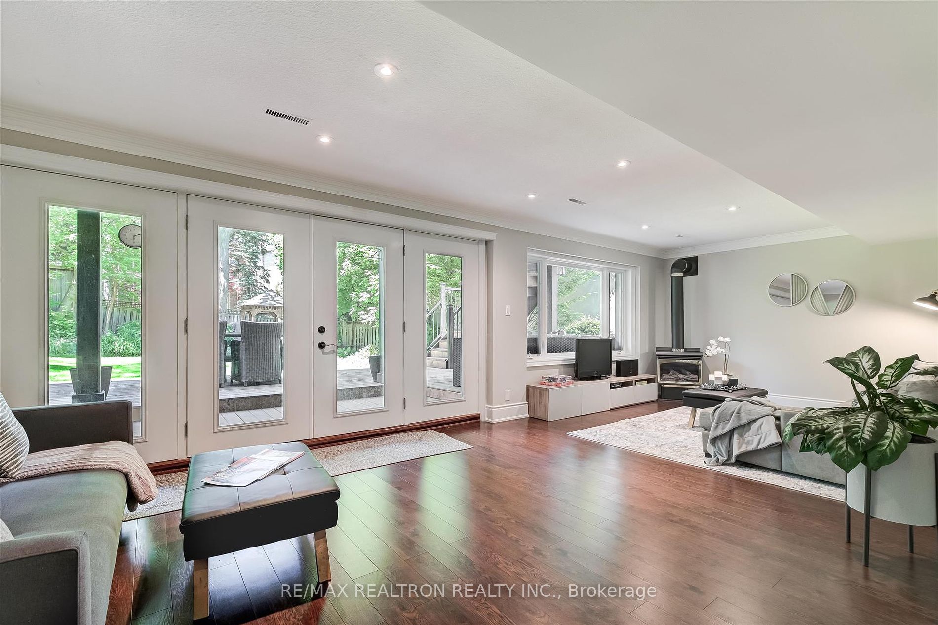 102 Edenbridge Dr