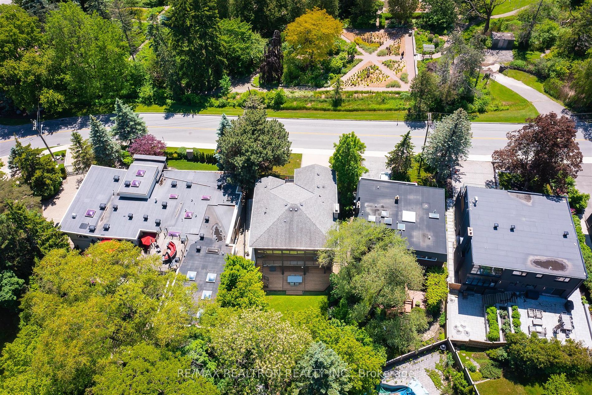 102 Edenbridge Dr