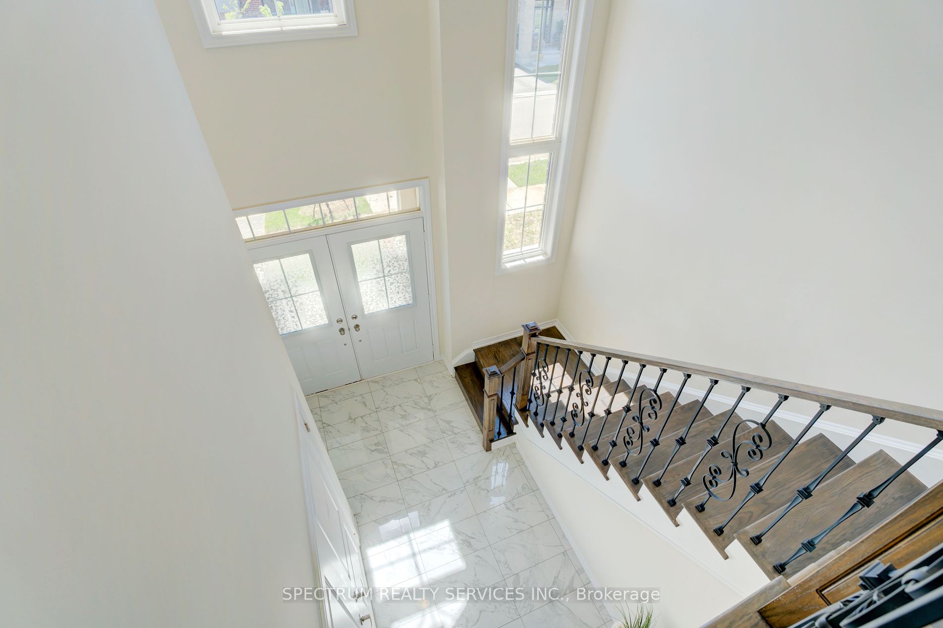 605 Leatherleaf Landing