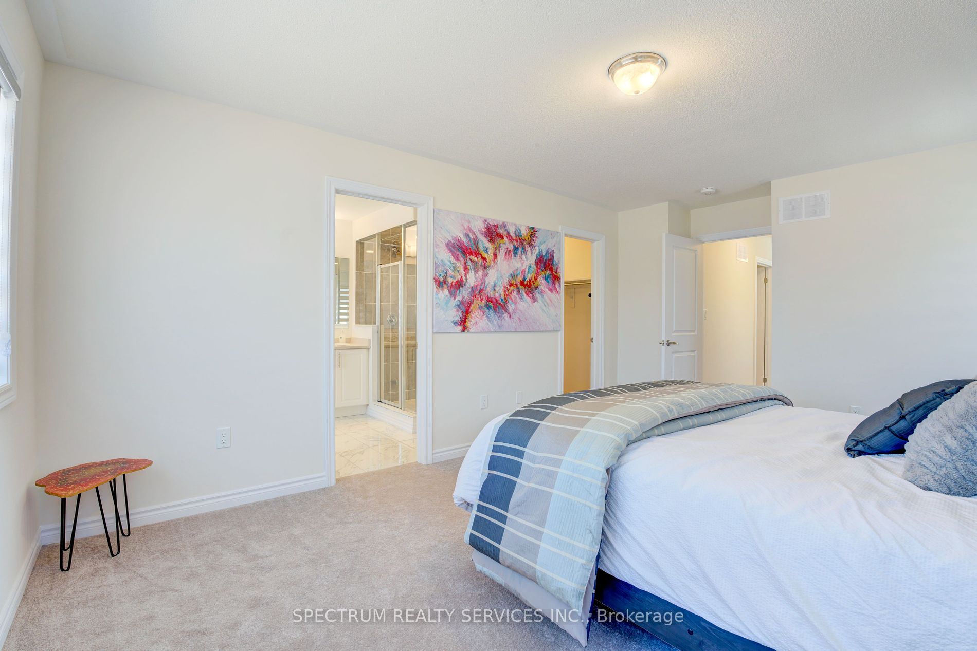 605 Leatherleaf Landing