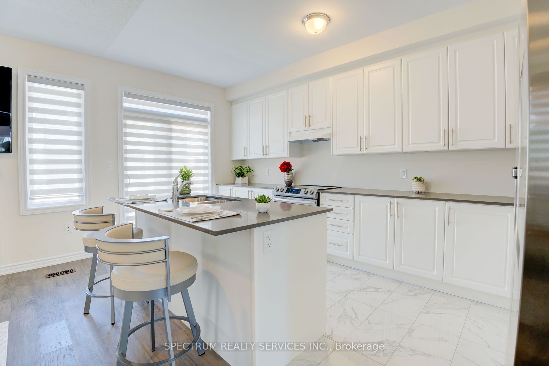605 Leatherleaf Landing
