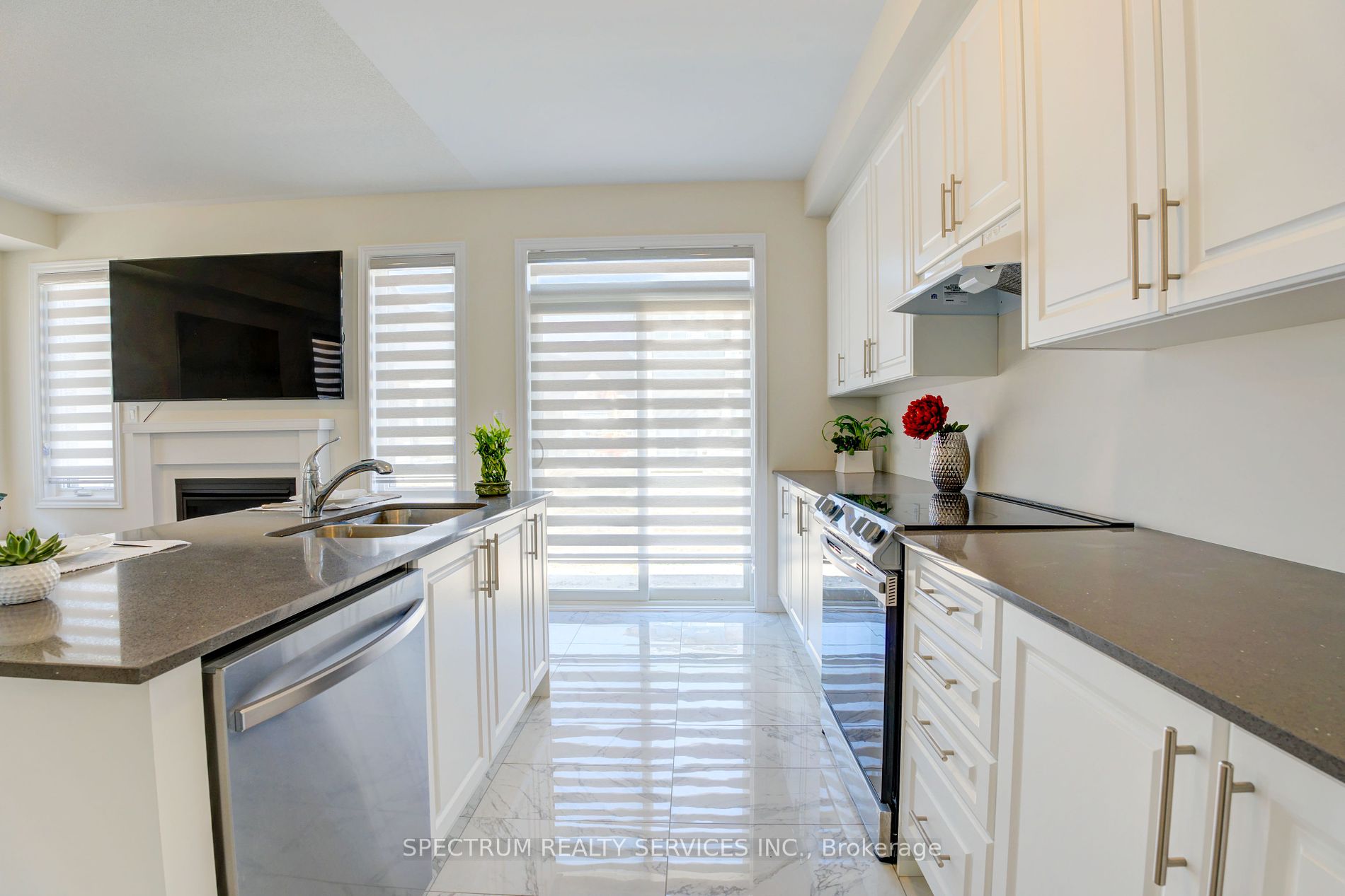 605 Leatherleaf Landing