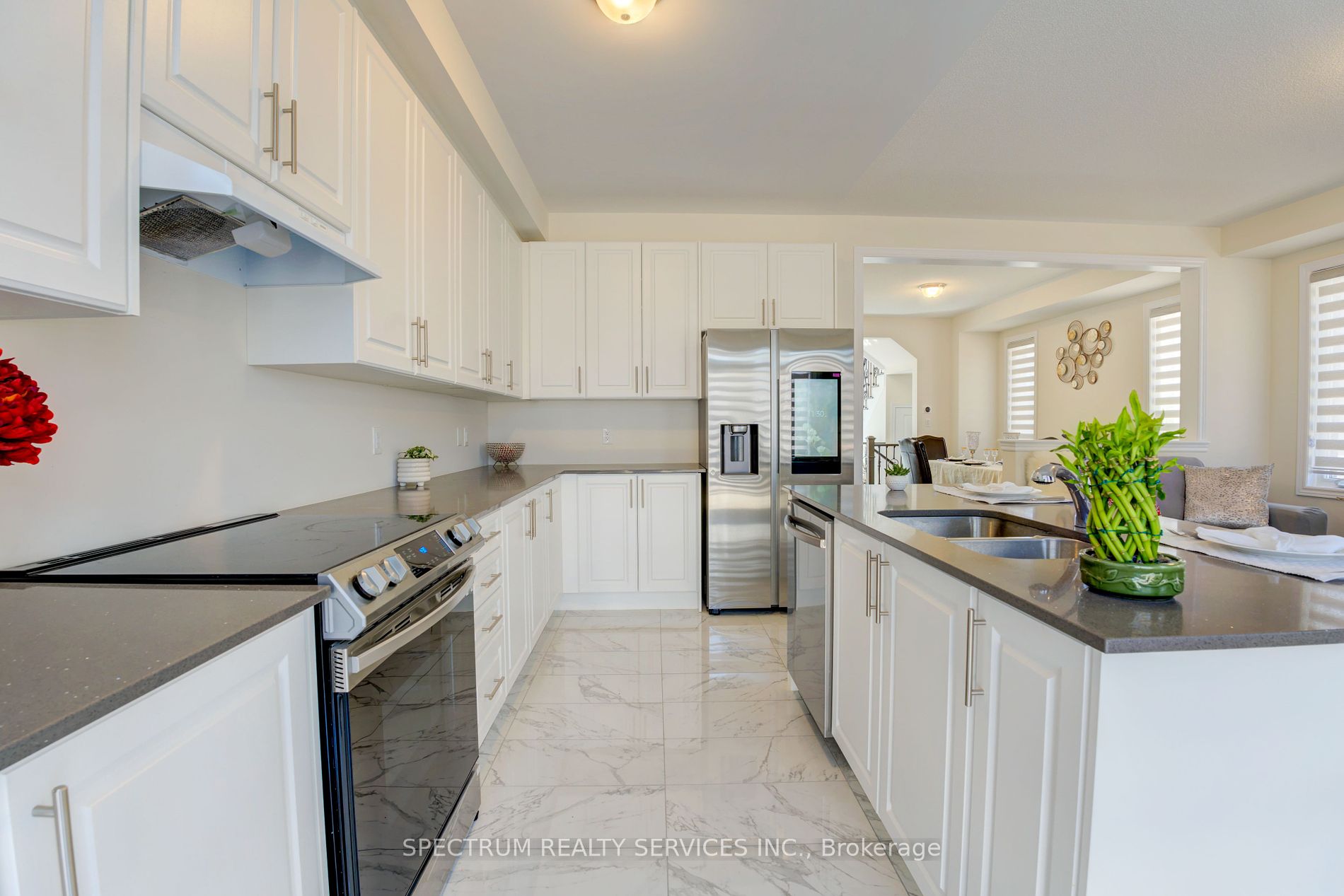 605 Leatherleaf Landing