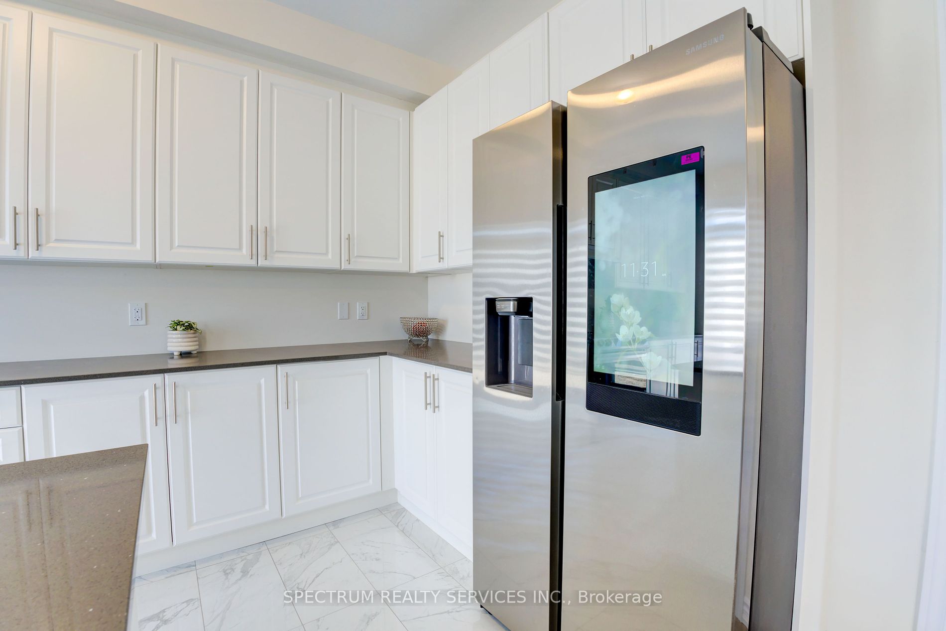 605 Leatherleaf Landing