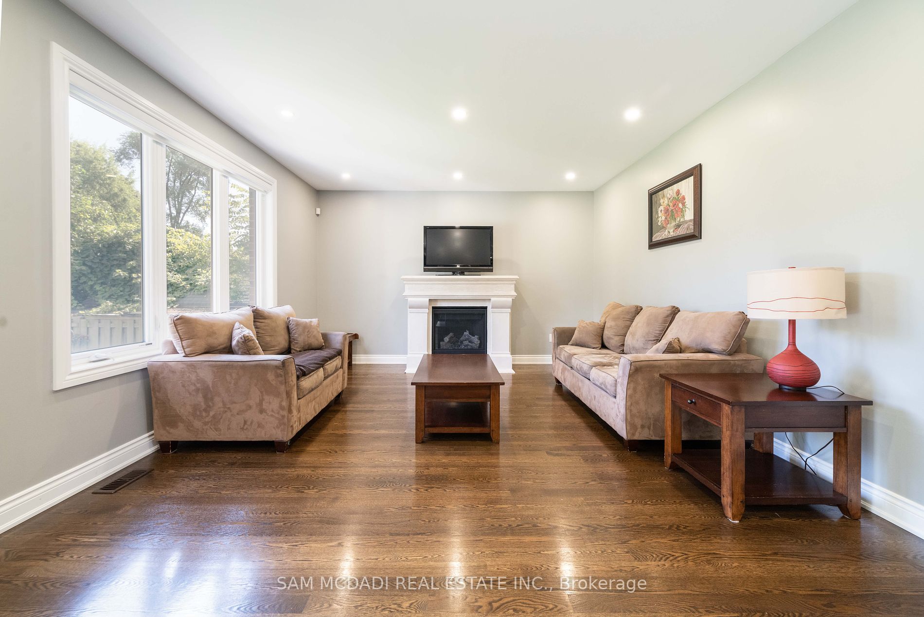 1029 Haig Blvd