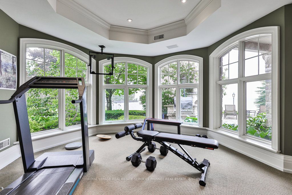 872 Whittier Cres