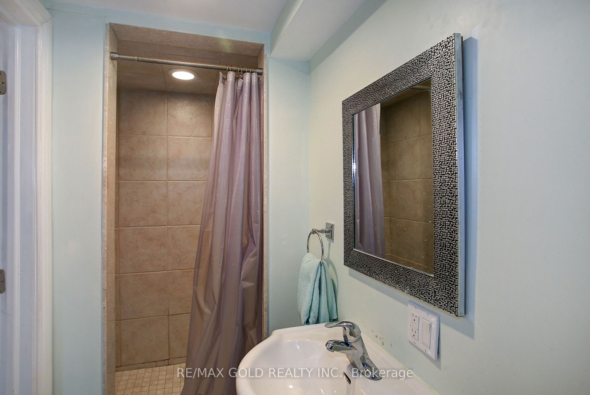 103 Avonmore Cres
