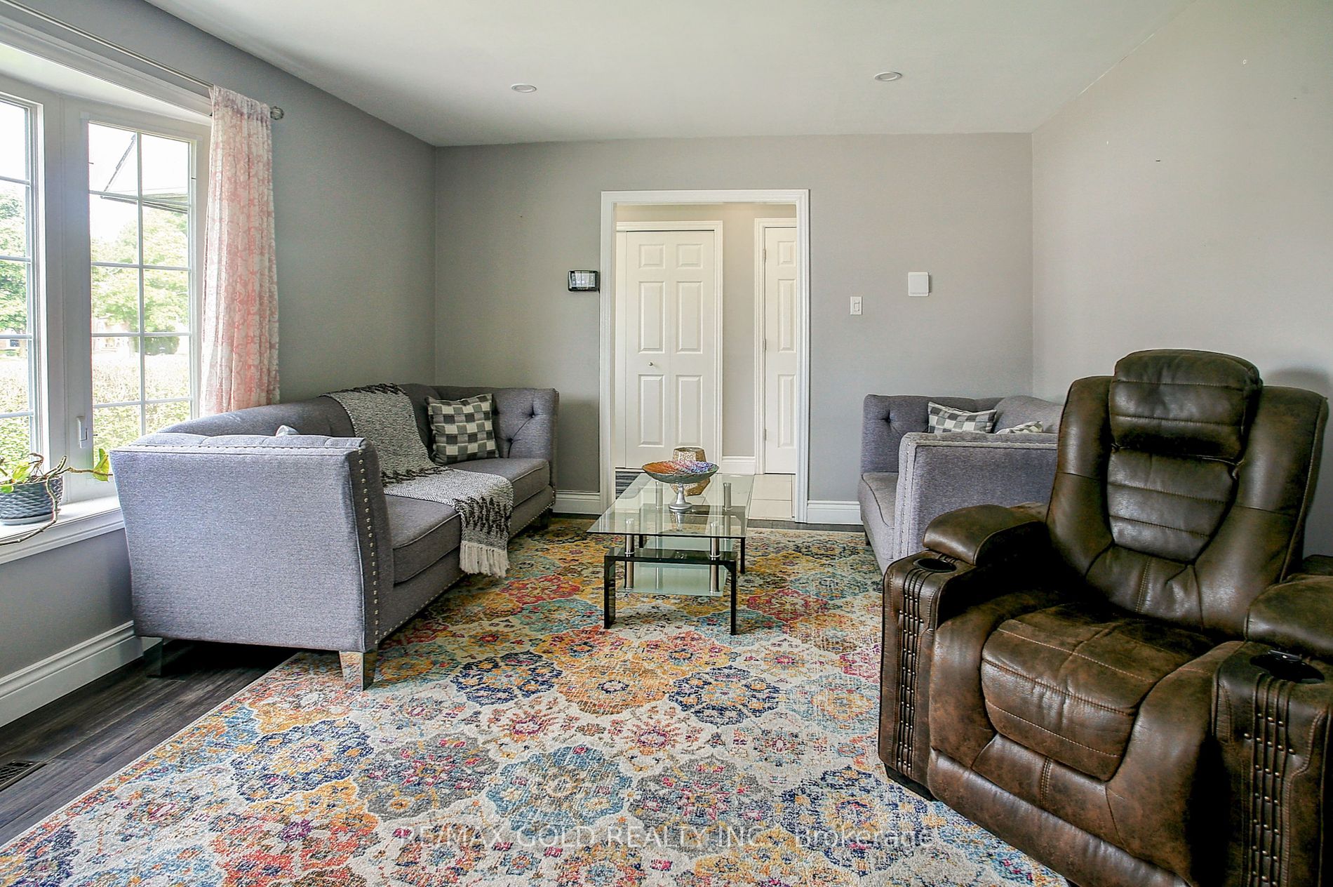 103 Avonmore Cres