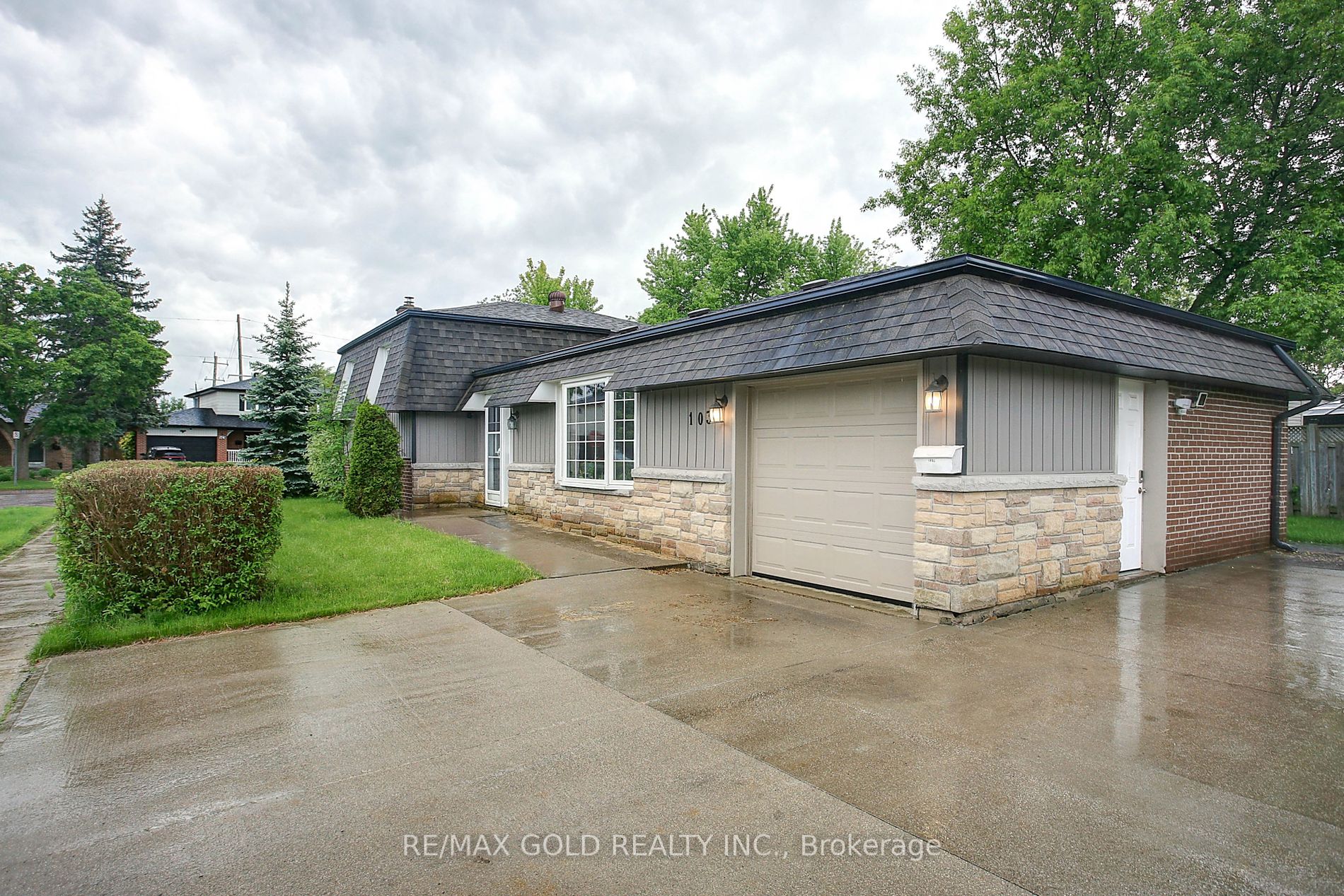 103 Avonmore Cres