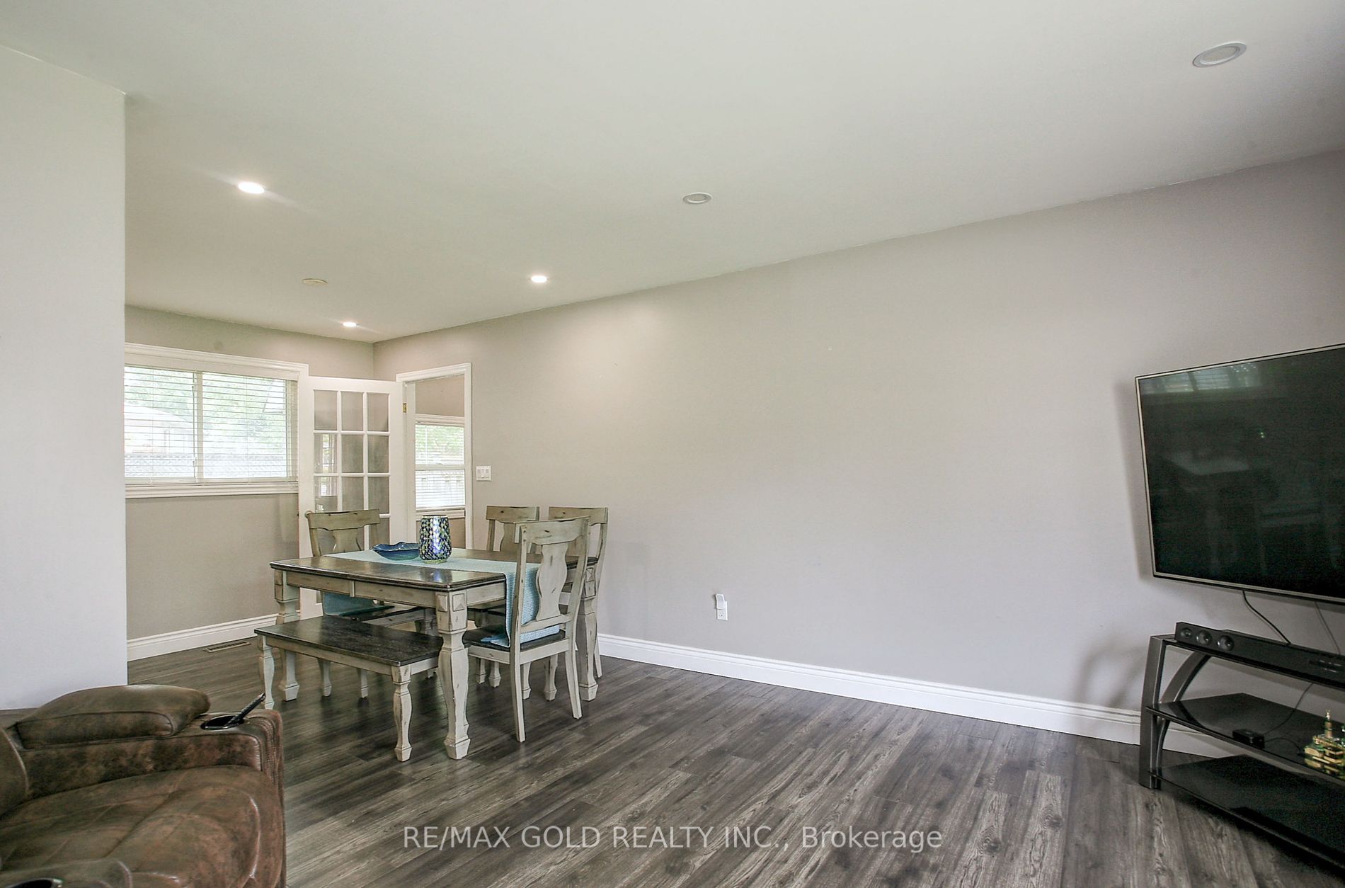 103 Avonmore Cres