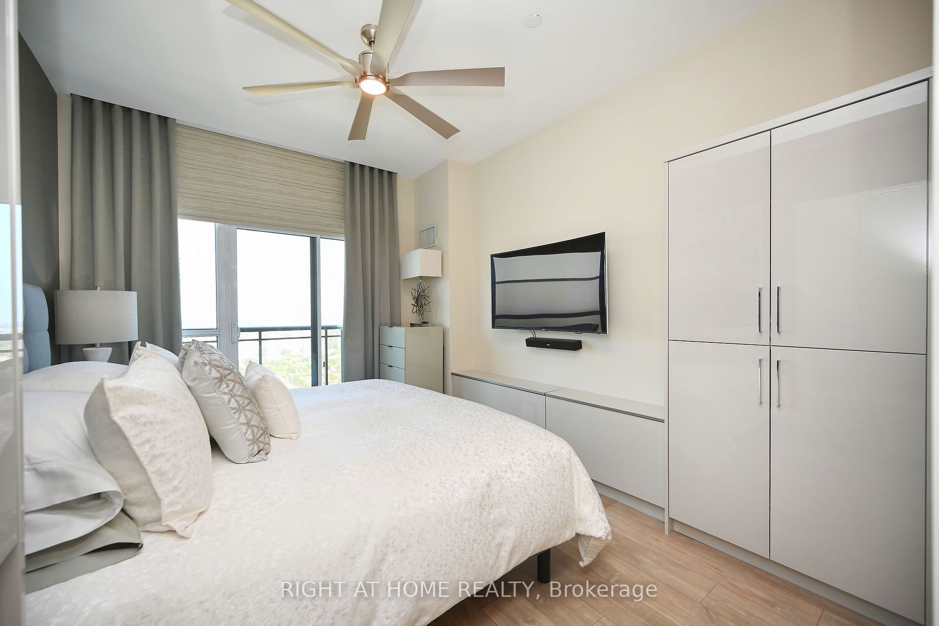 3975 Grand Park Dr, #4801