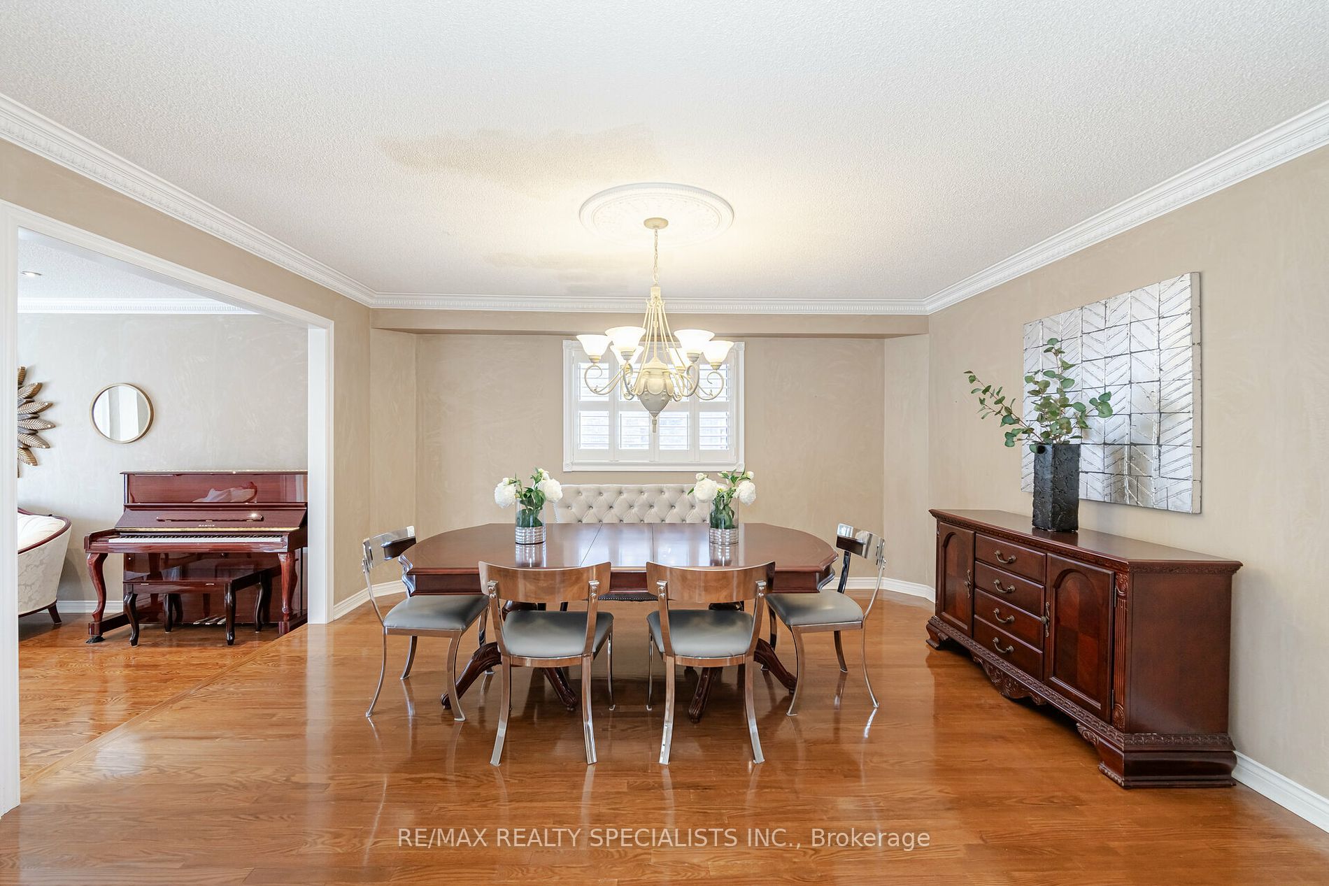 3353 Azelia Crt