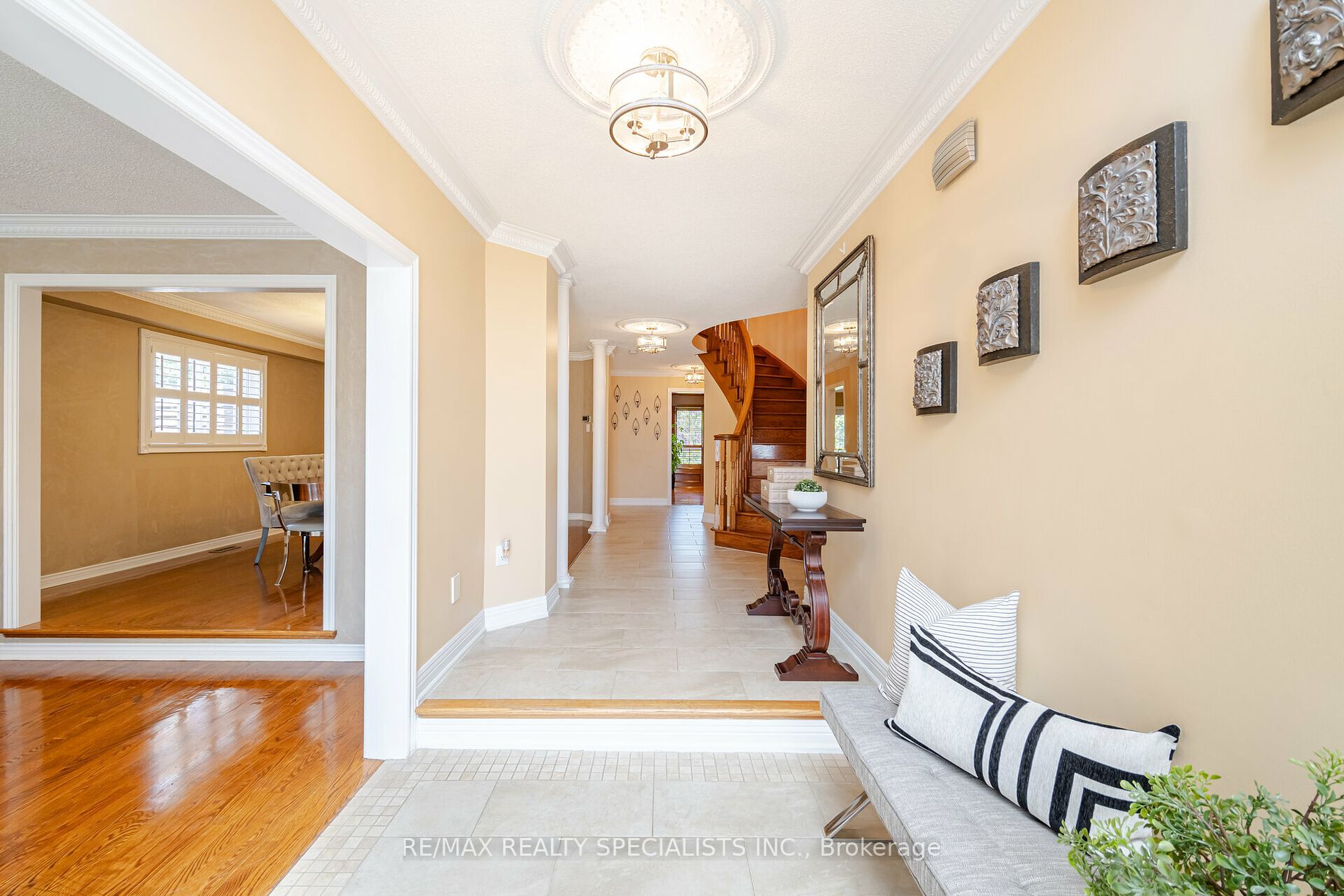 3353 Azelia Crt