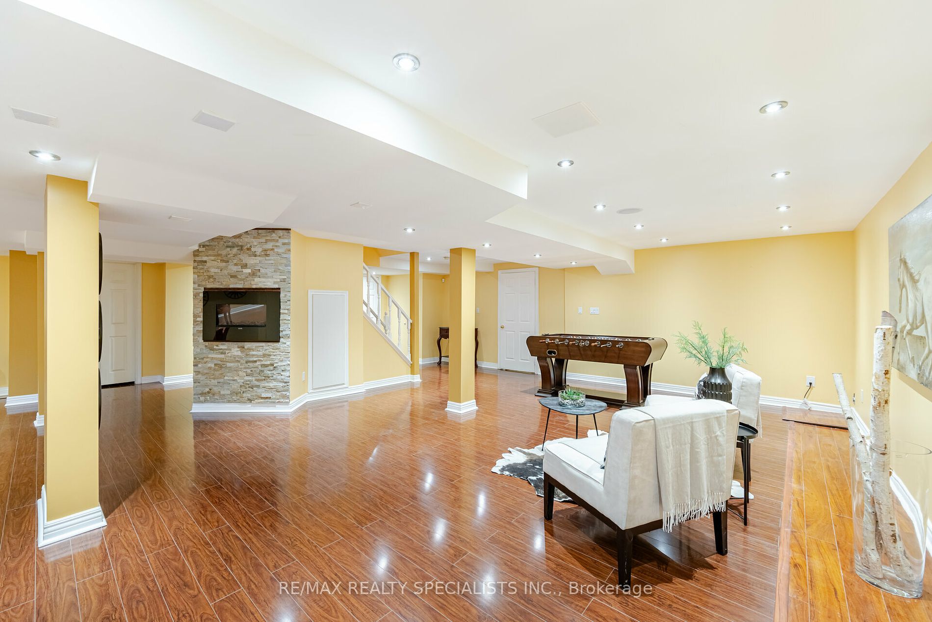 3353 Azelia Crt