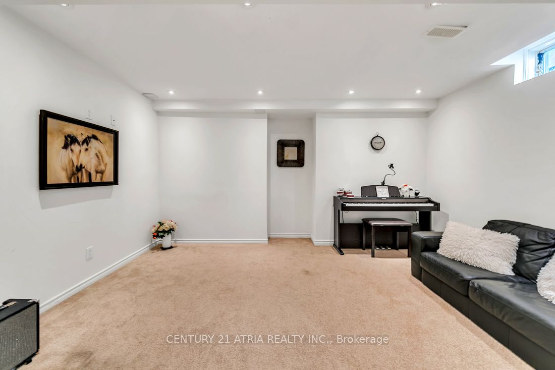 7159 Spyglass Crescent