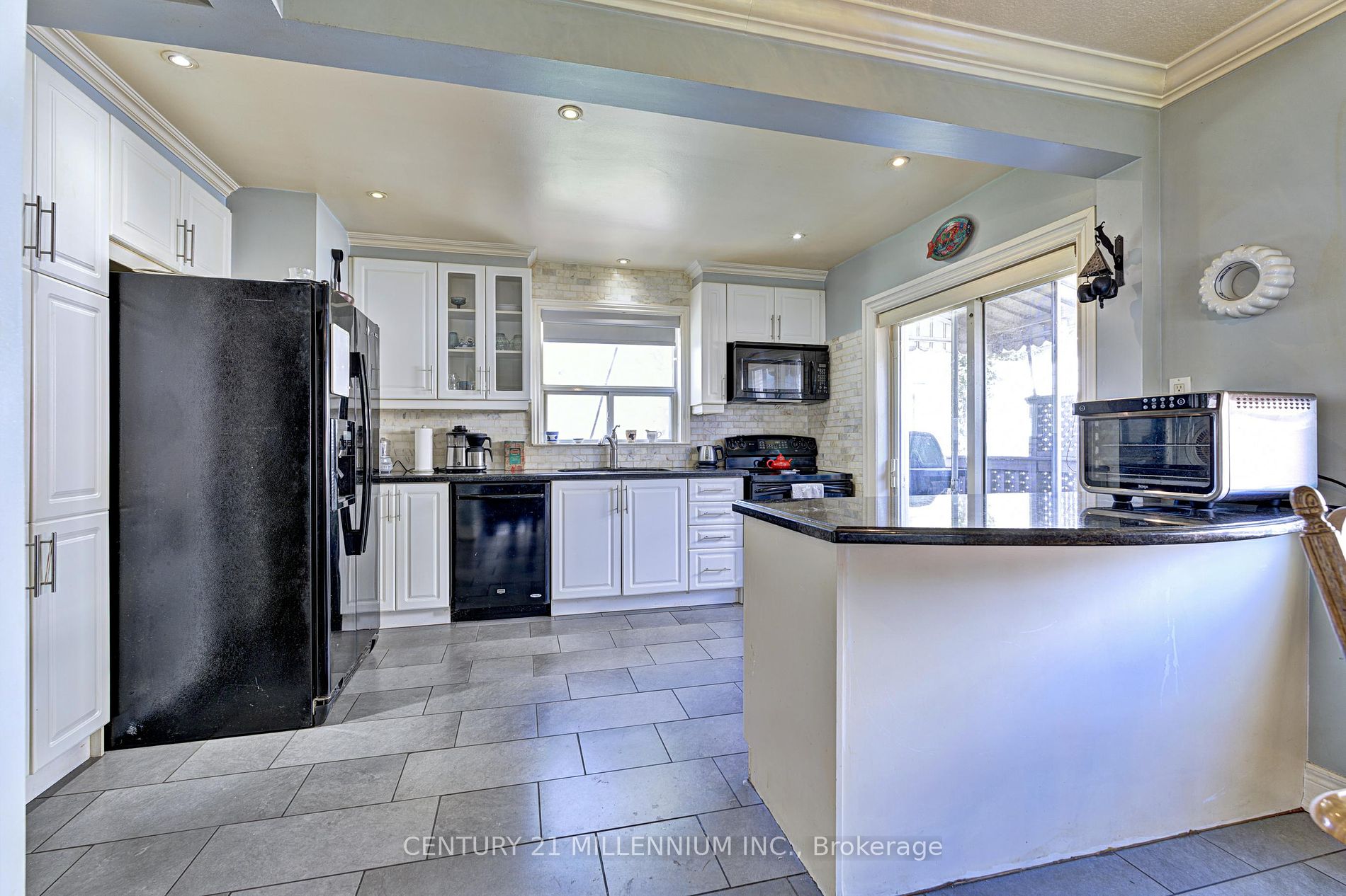 2190 Breezy Brae Dr