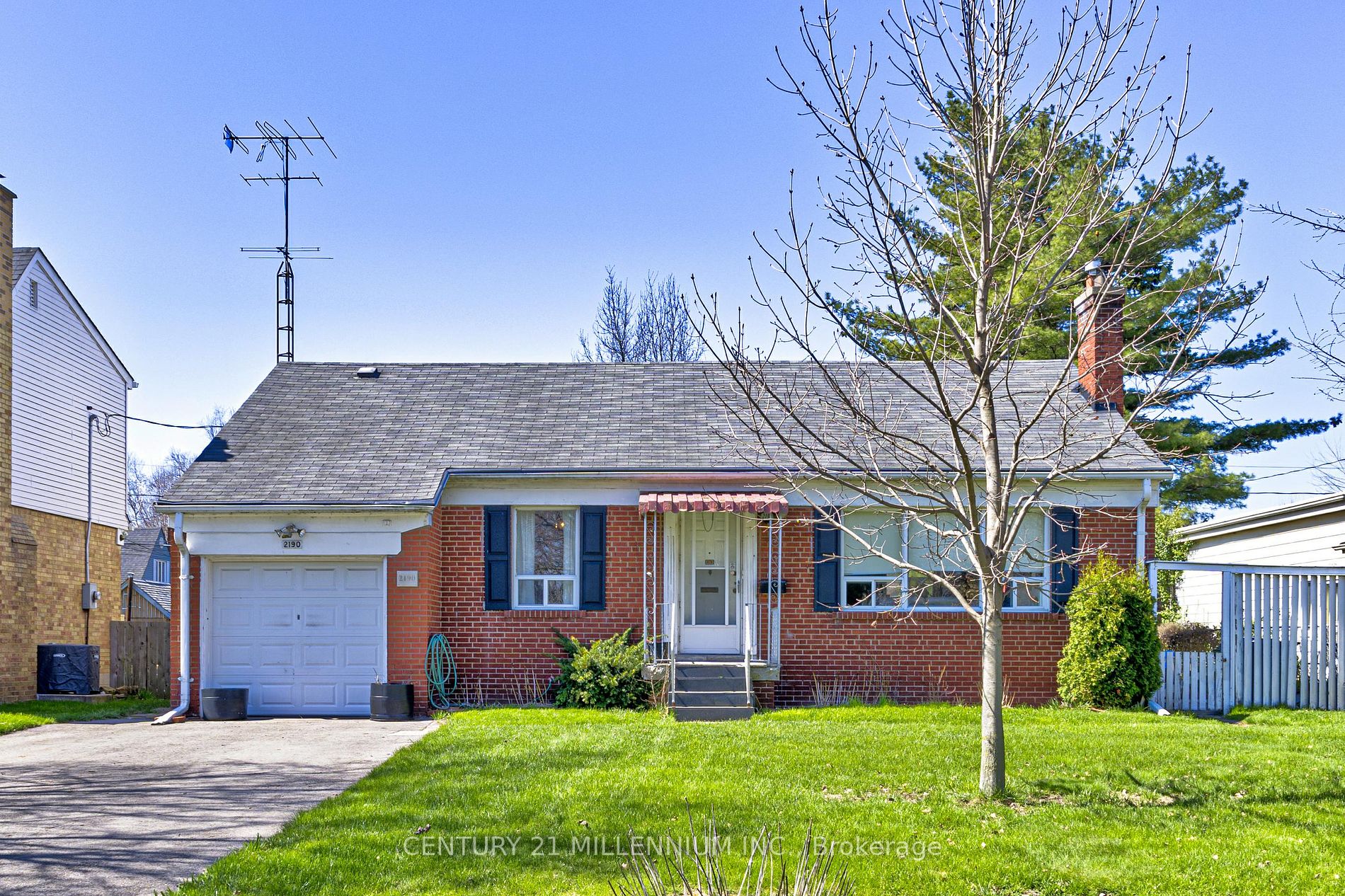 2190 Breezy Brae Dr