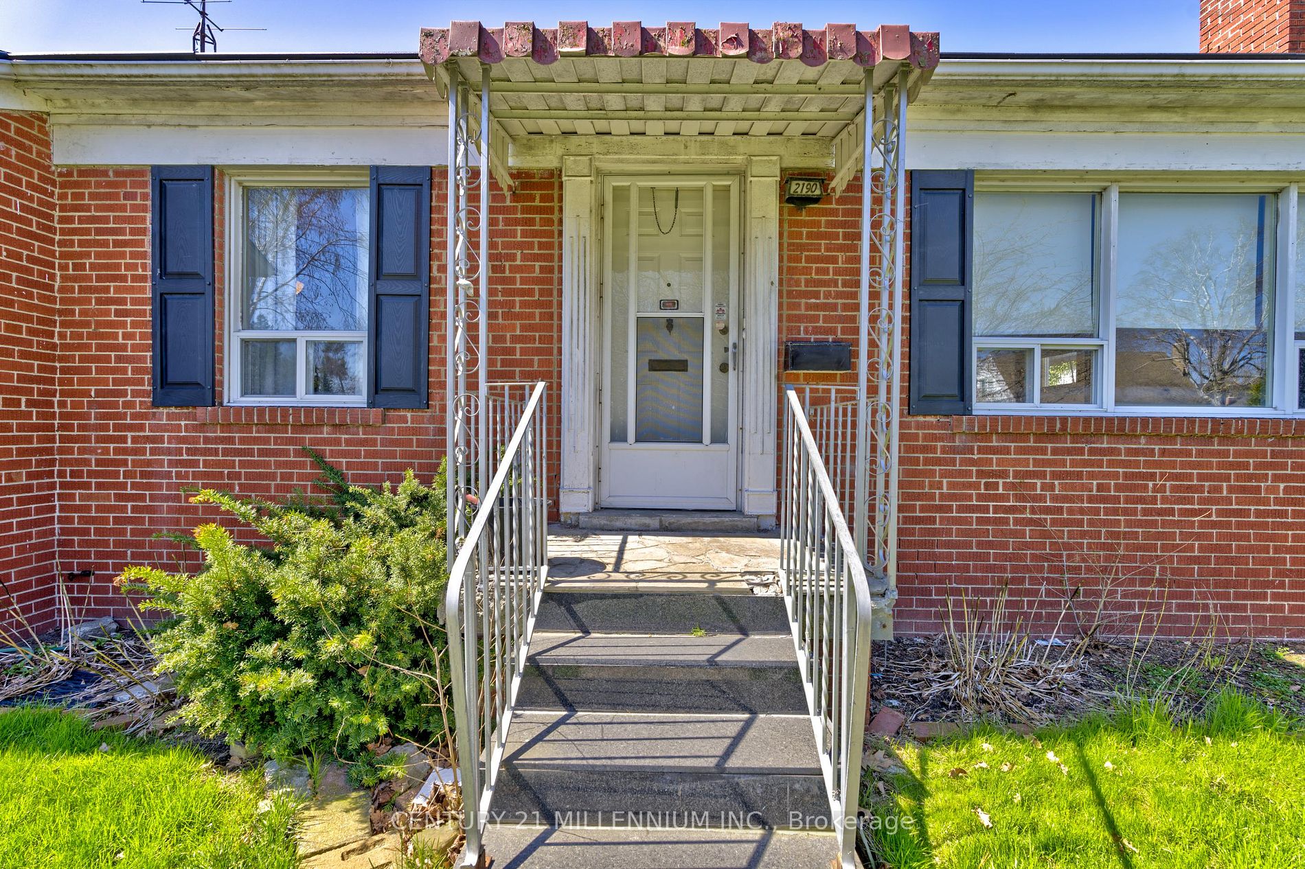 2190 Breezy Brae Dr