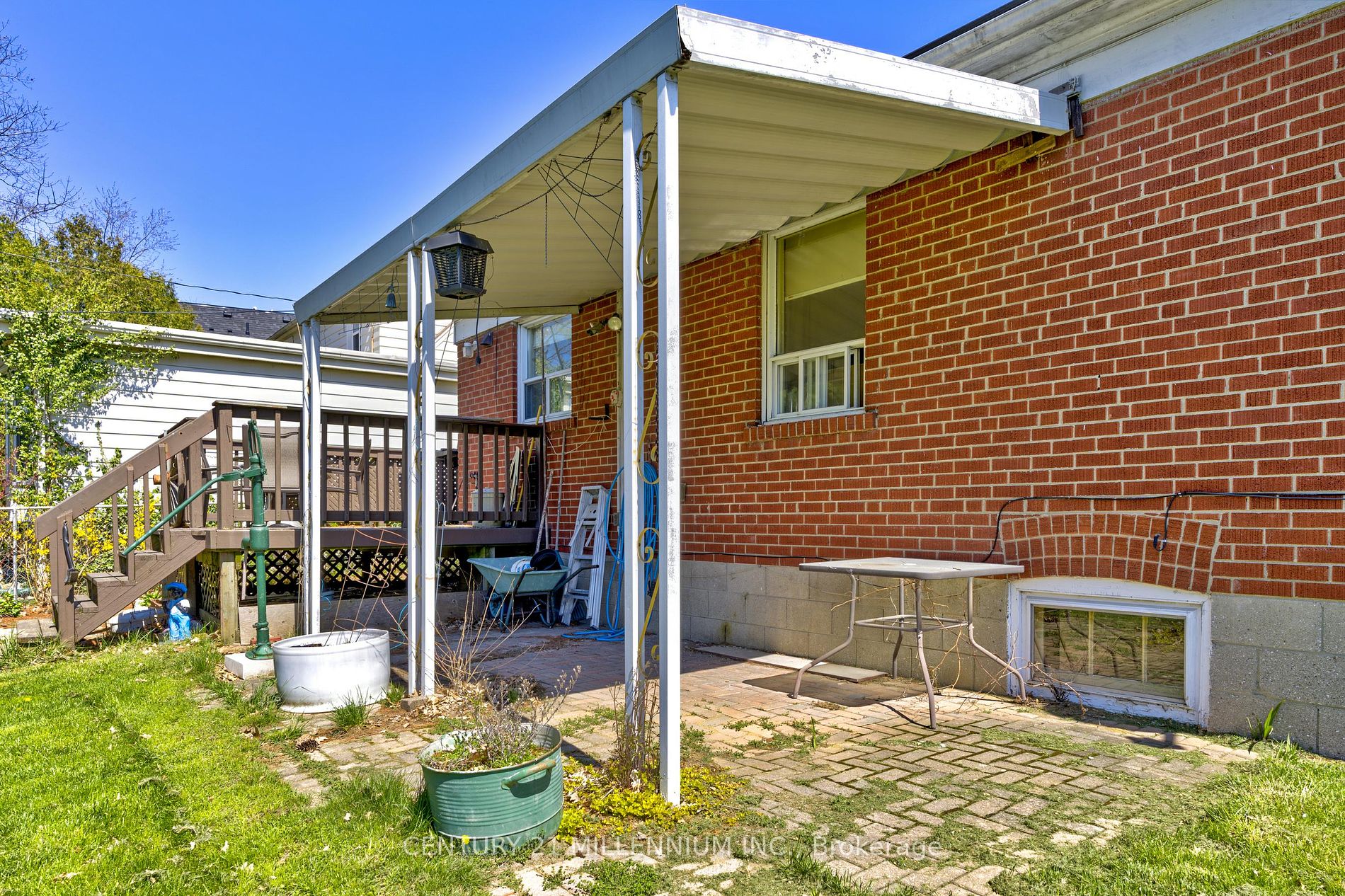 2190 Breezy Brae Dr